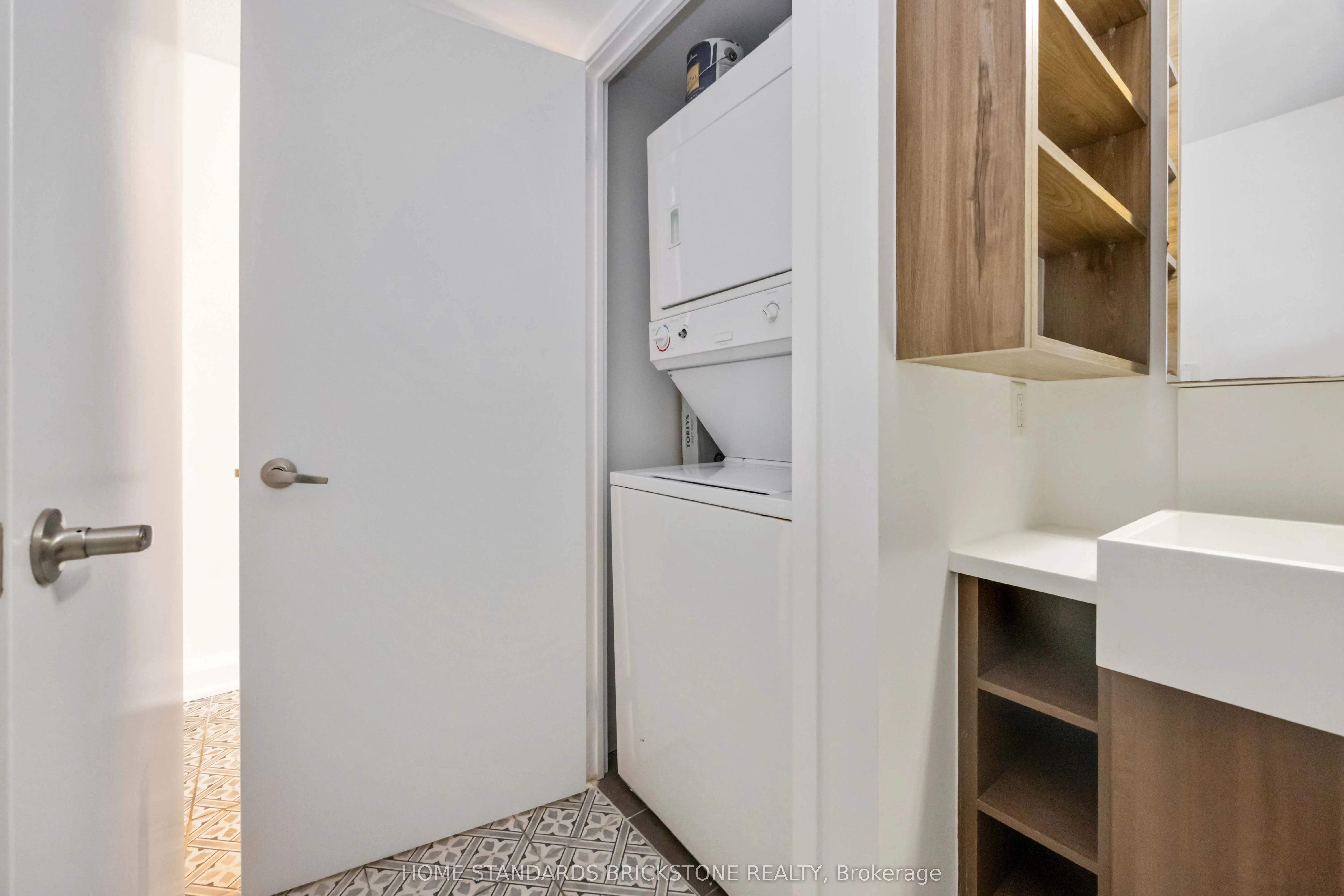 11 Brunel Court, #1116