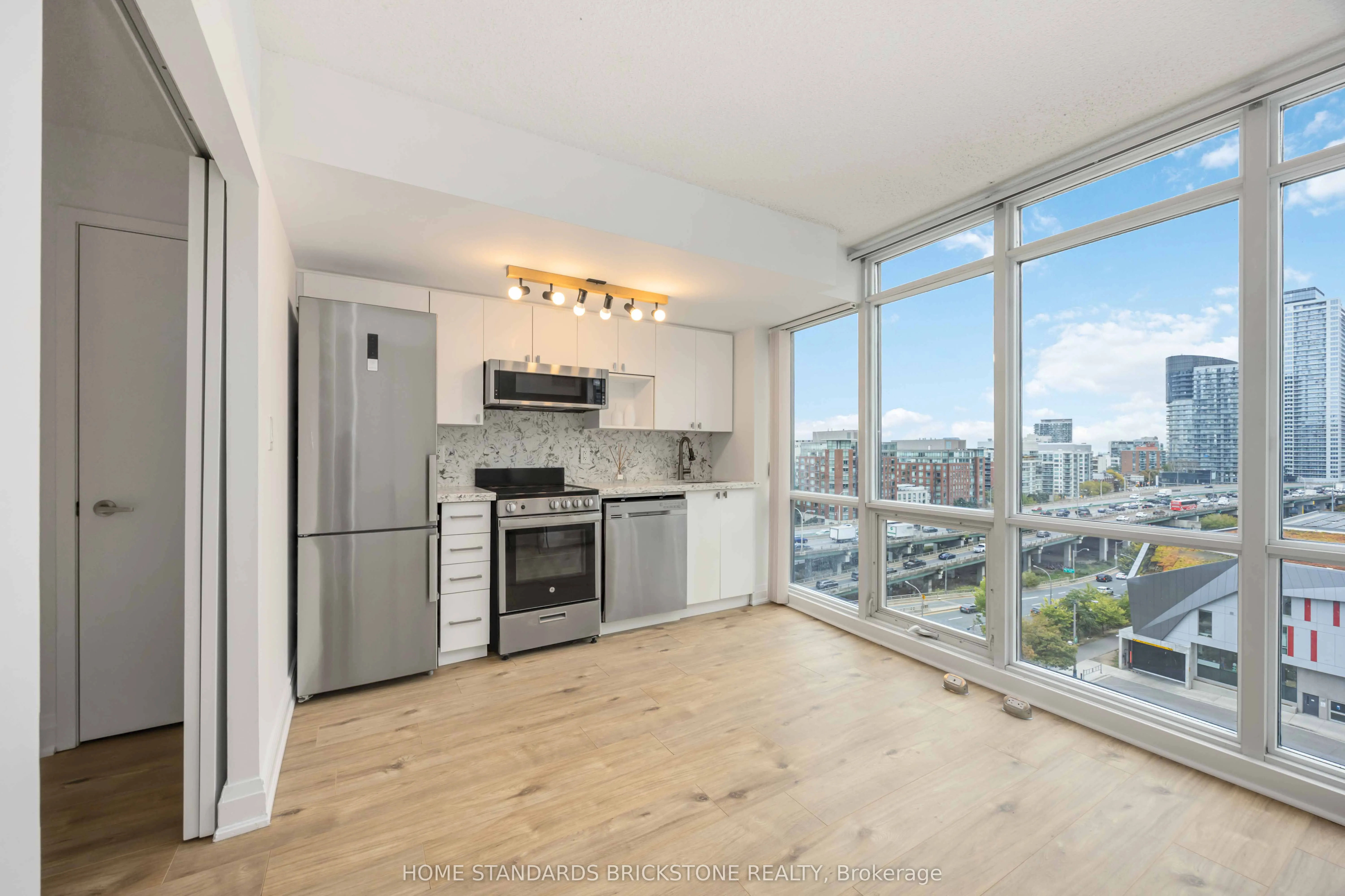 11 Brunel Court, #1116