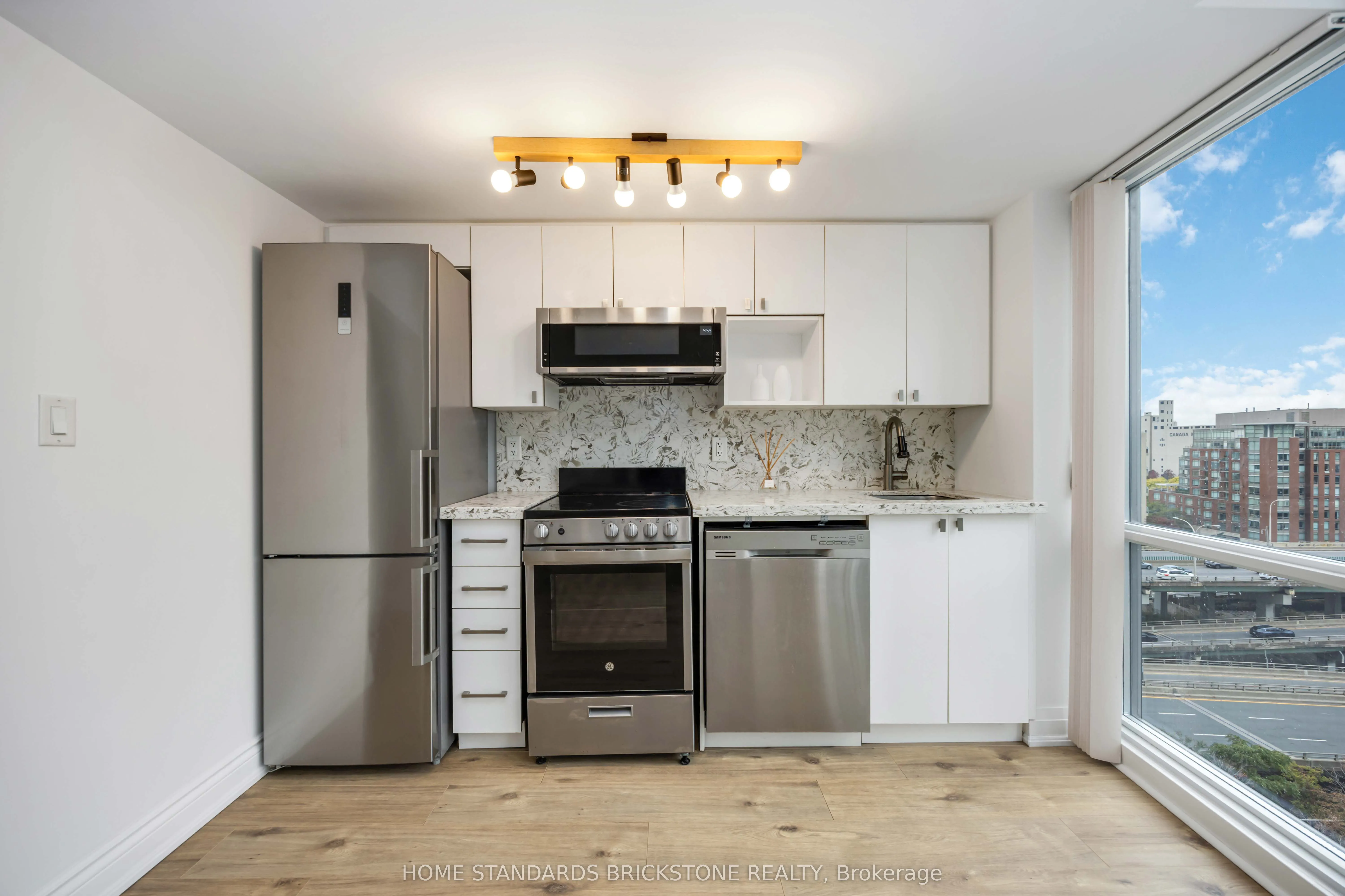 11 Brunel Court, #1116