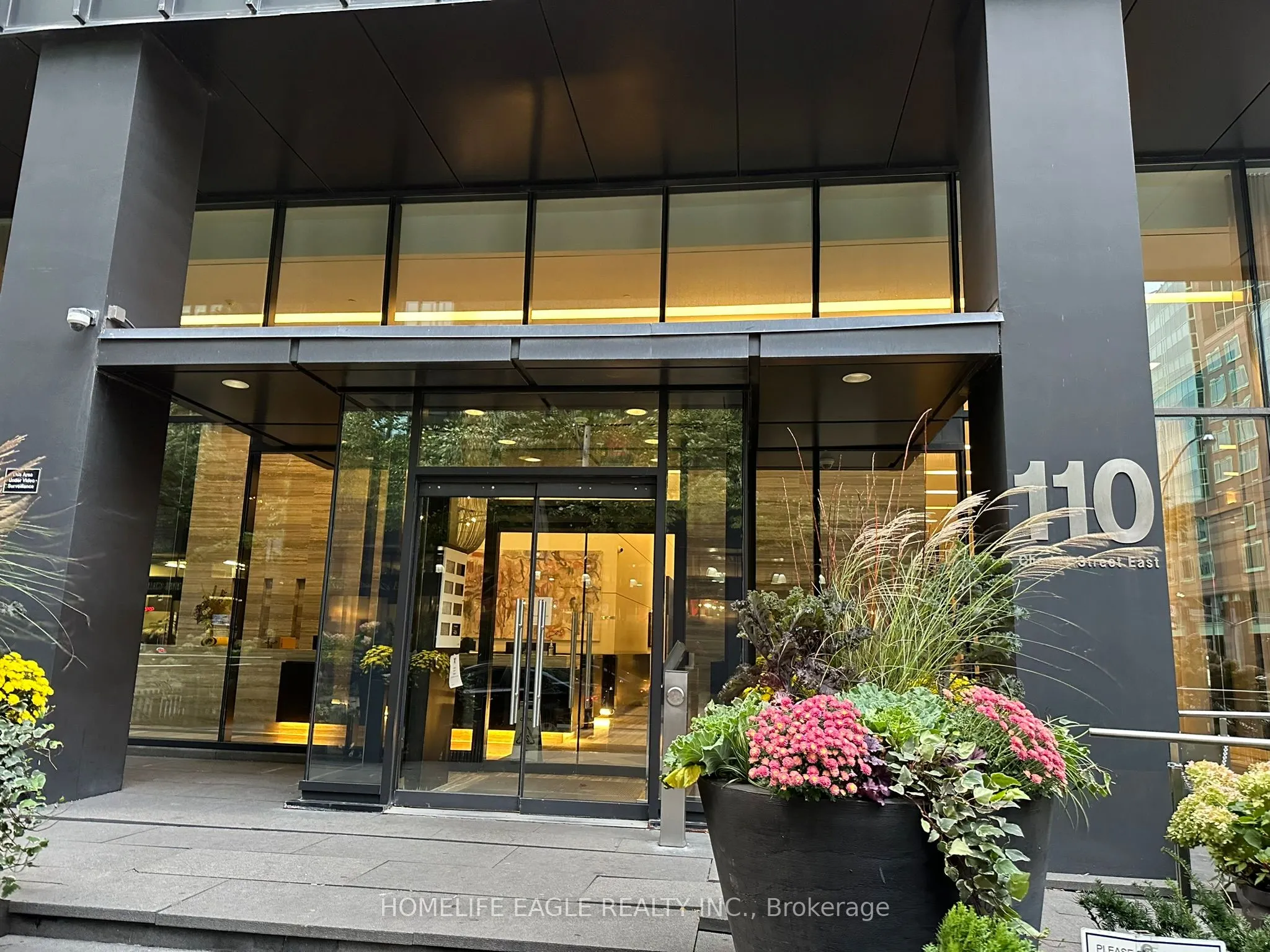 110 Charles Street E, #2305