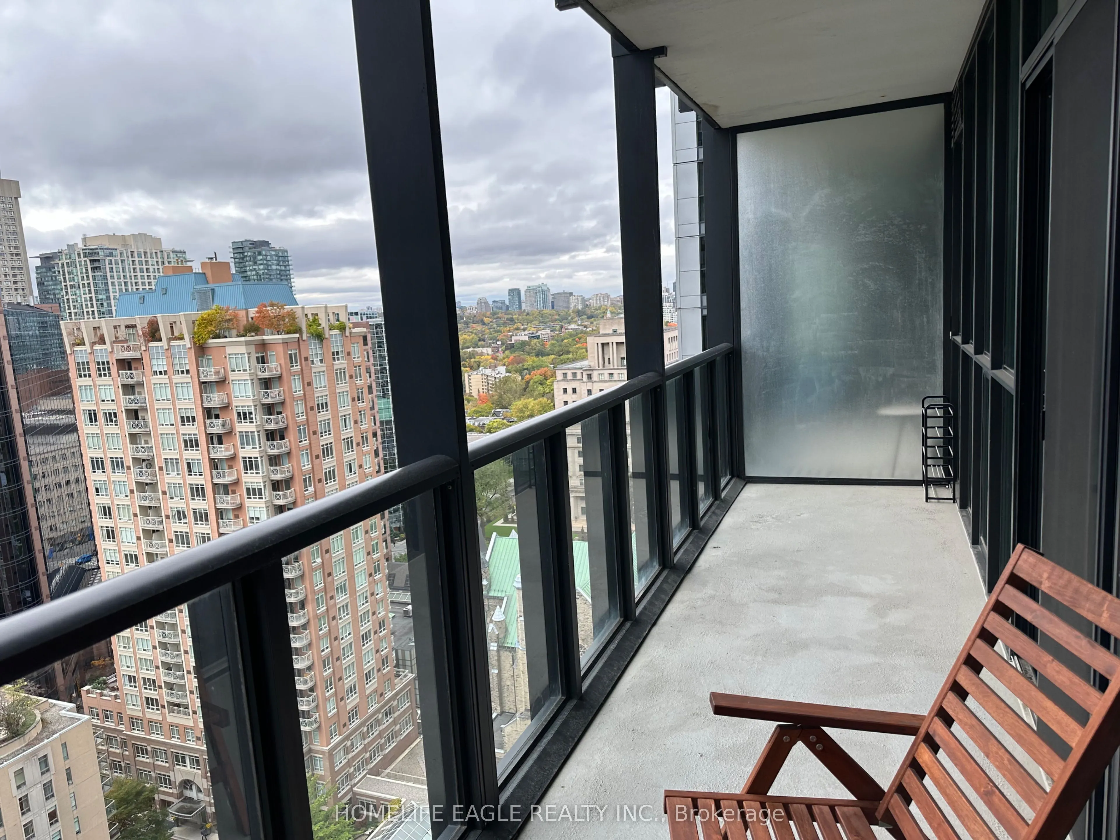 110 Charles Street E, #2305