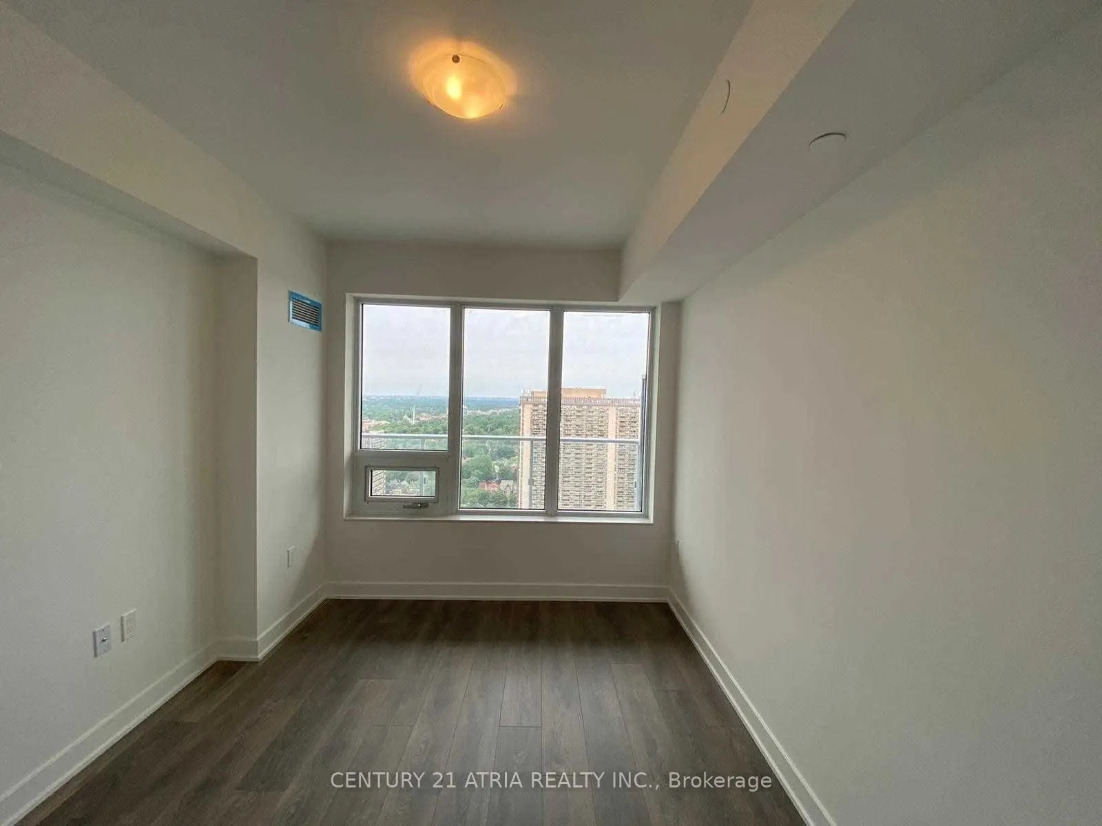 99 Broadway Avenue, #2812