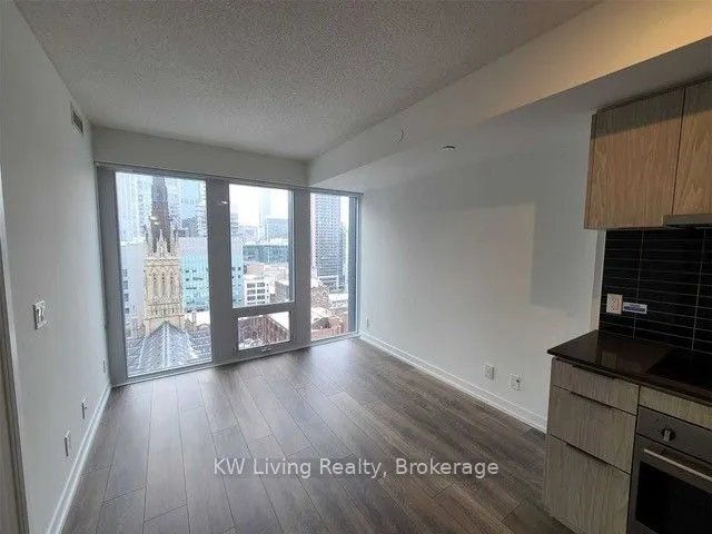 60 Shuter Street, #1807