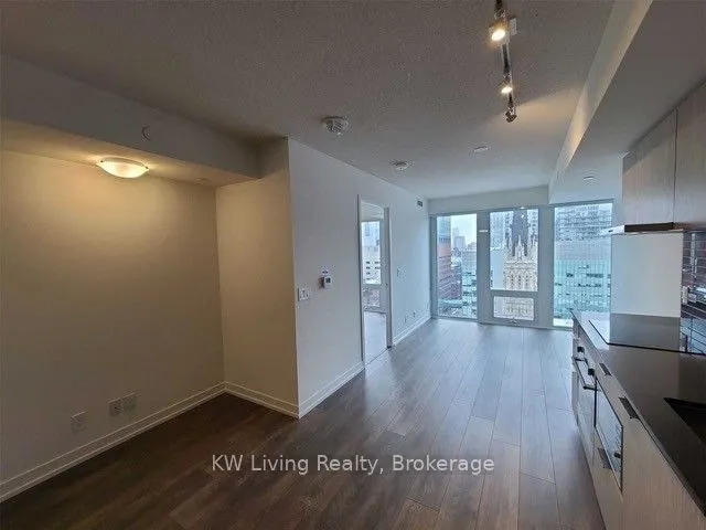 60 Shuter Street, #1807