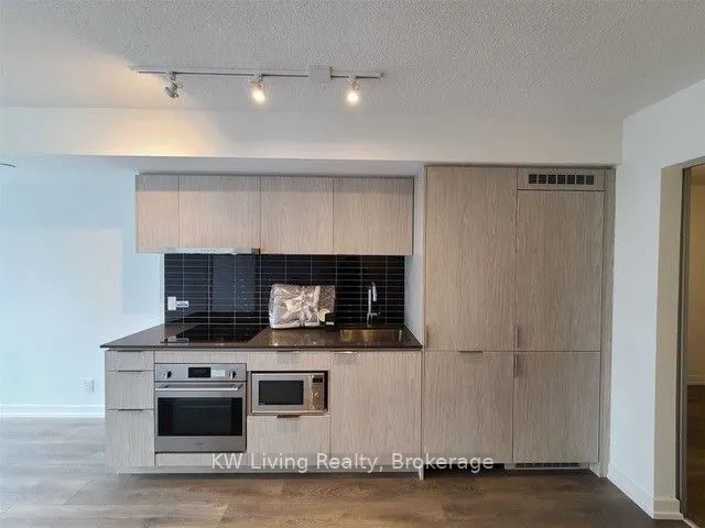 60 Shuter Street, #1807