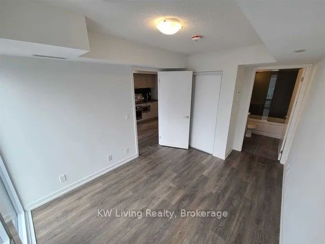 60 Shuter Street, #1807