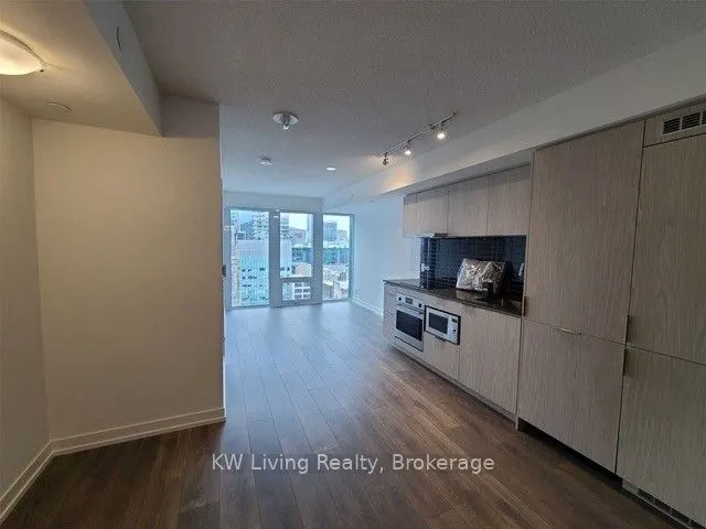 60 Shuter Street, #1807