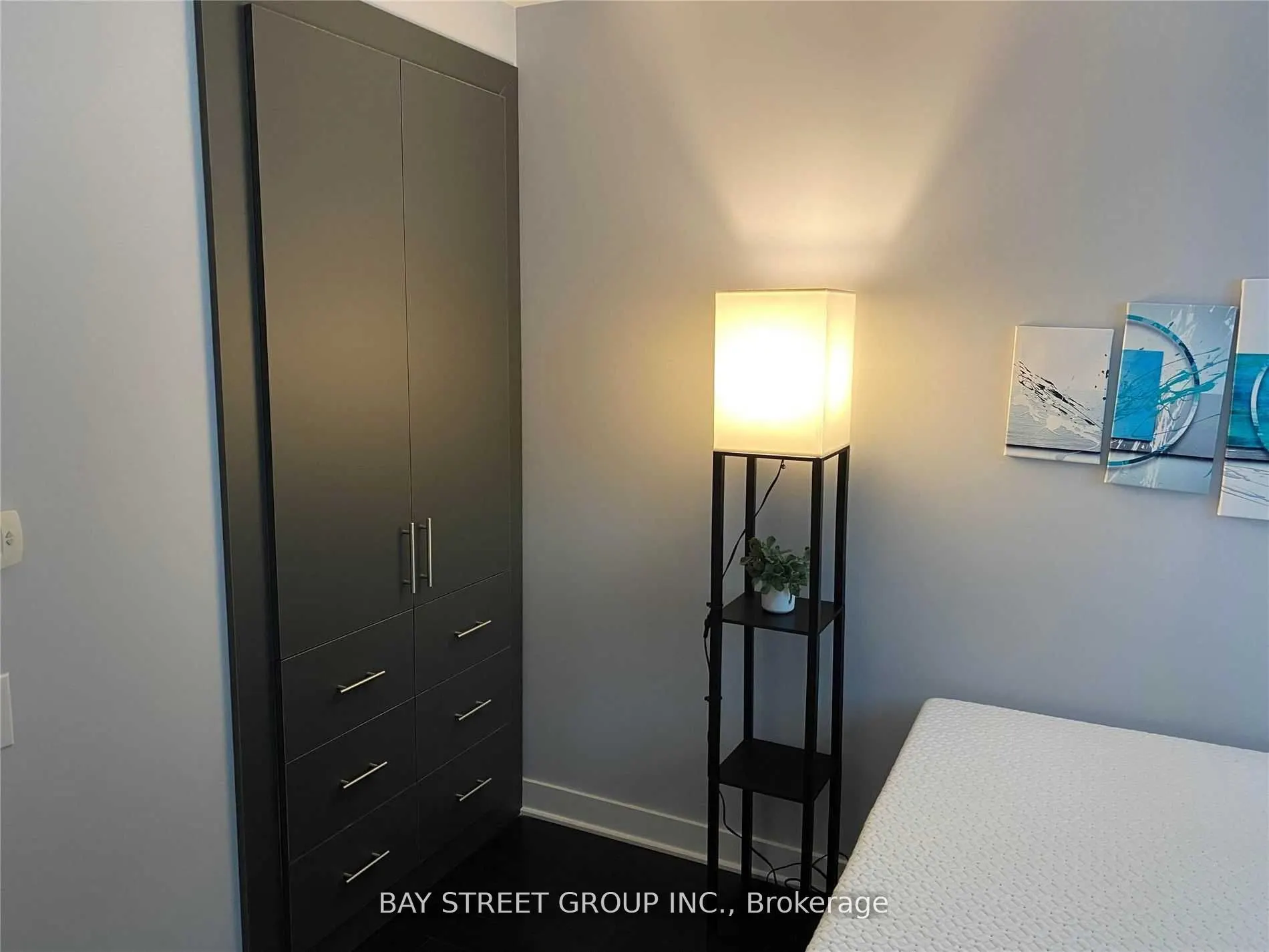 15 Grenville Street, #710