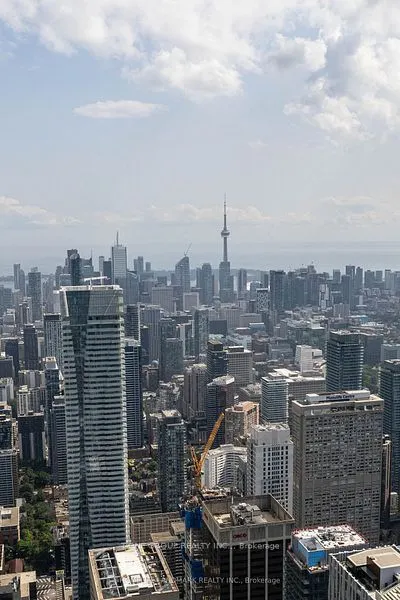 1 Bloor Street E, #5002