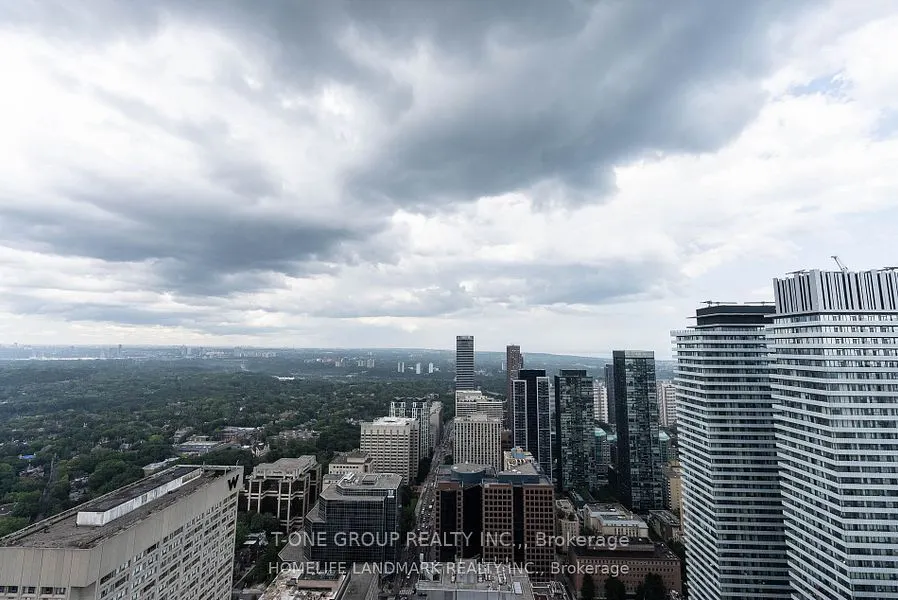 1 Bloor Street E, #5002