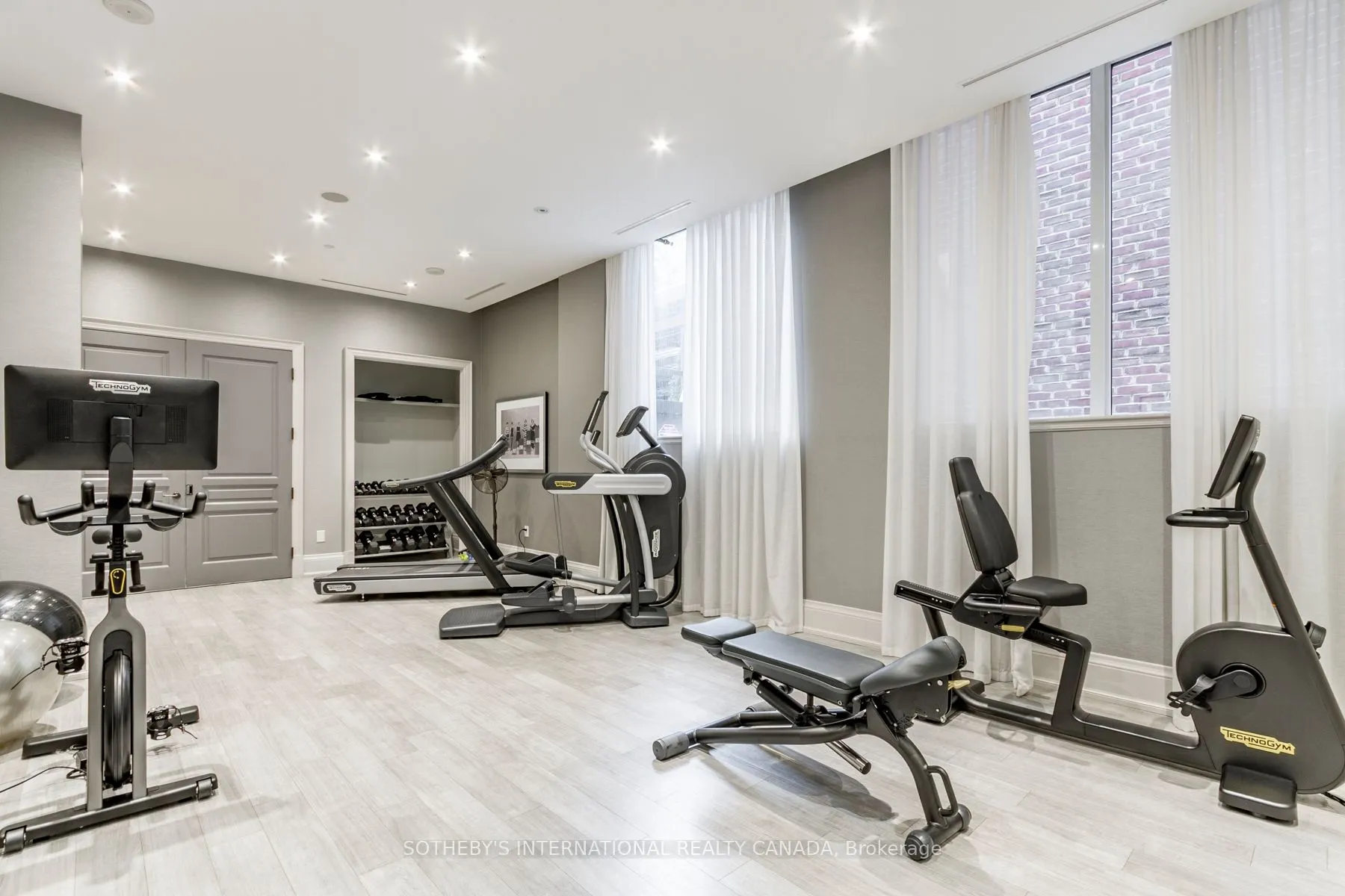 133 Hazelton Avenue, #601