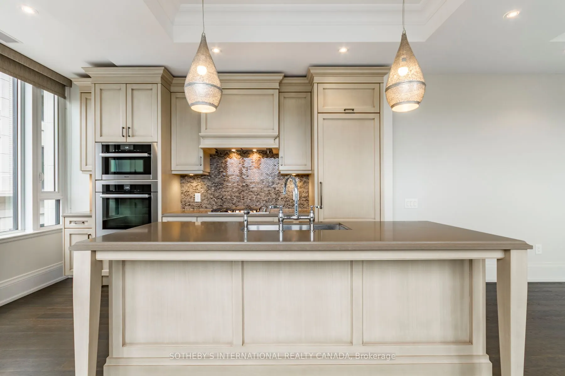 133 Hazelton Avenue, #601