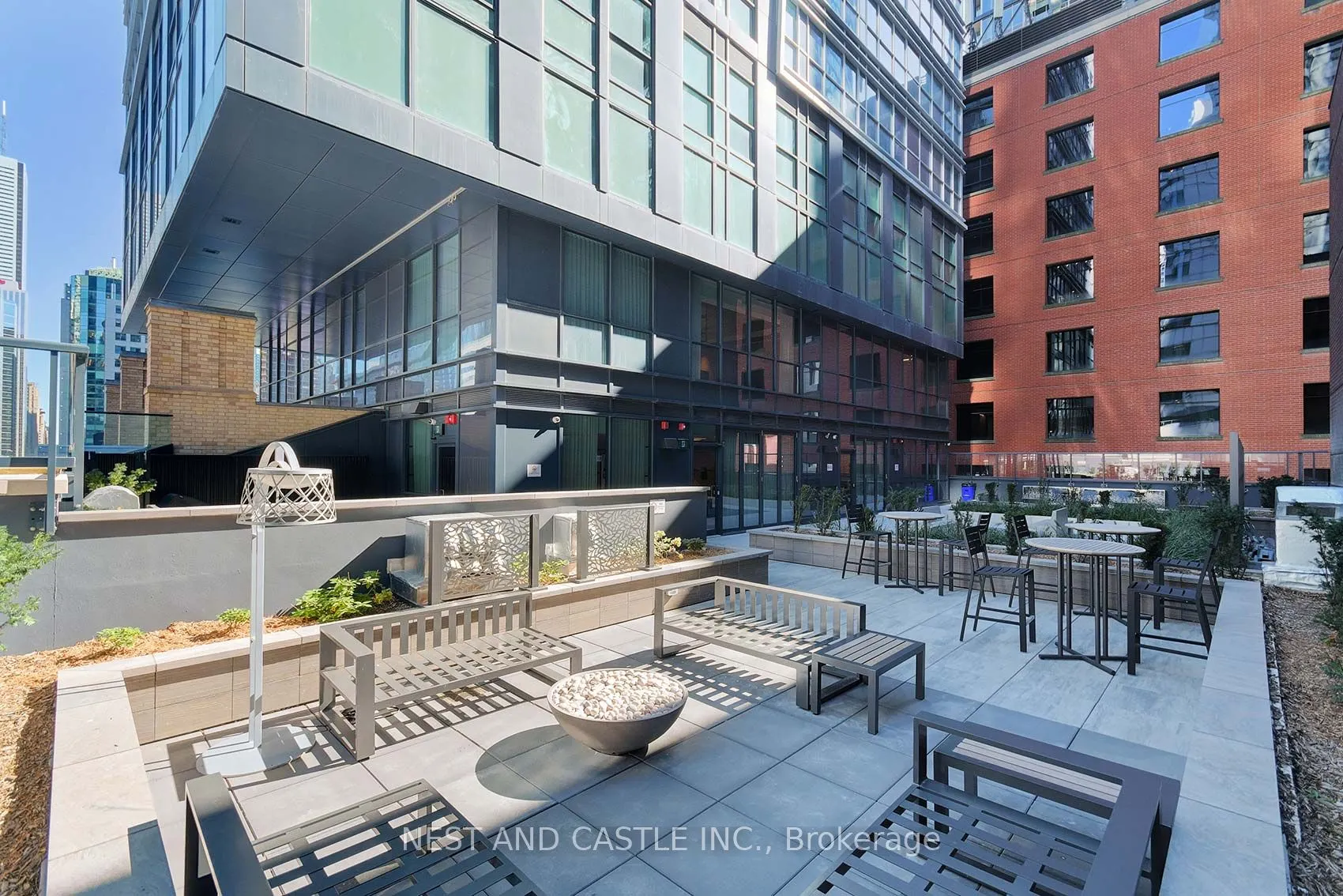 327 King Street W, #4104