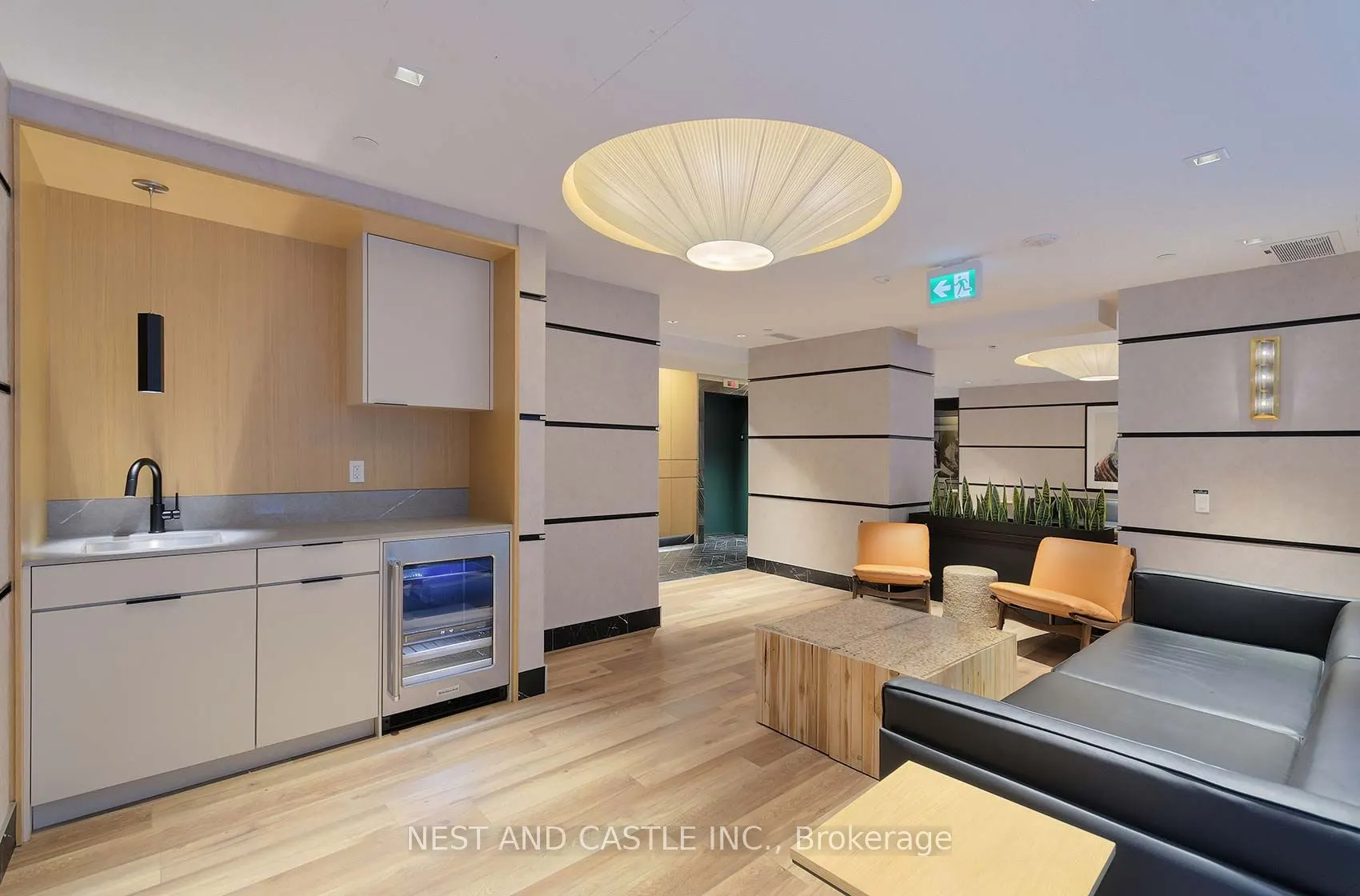 327 King Street W, #4104
