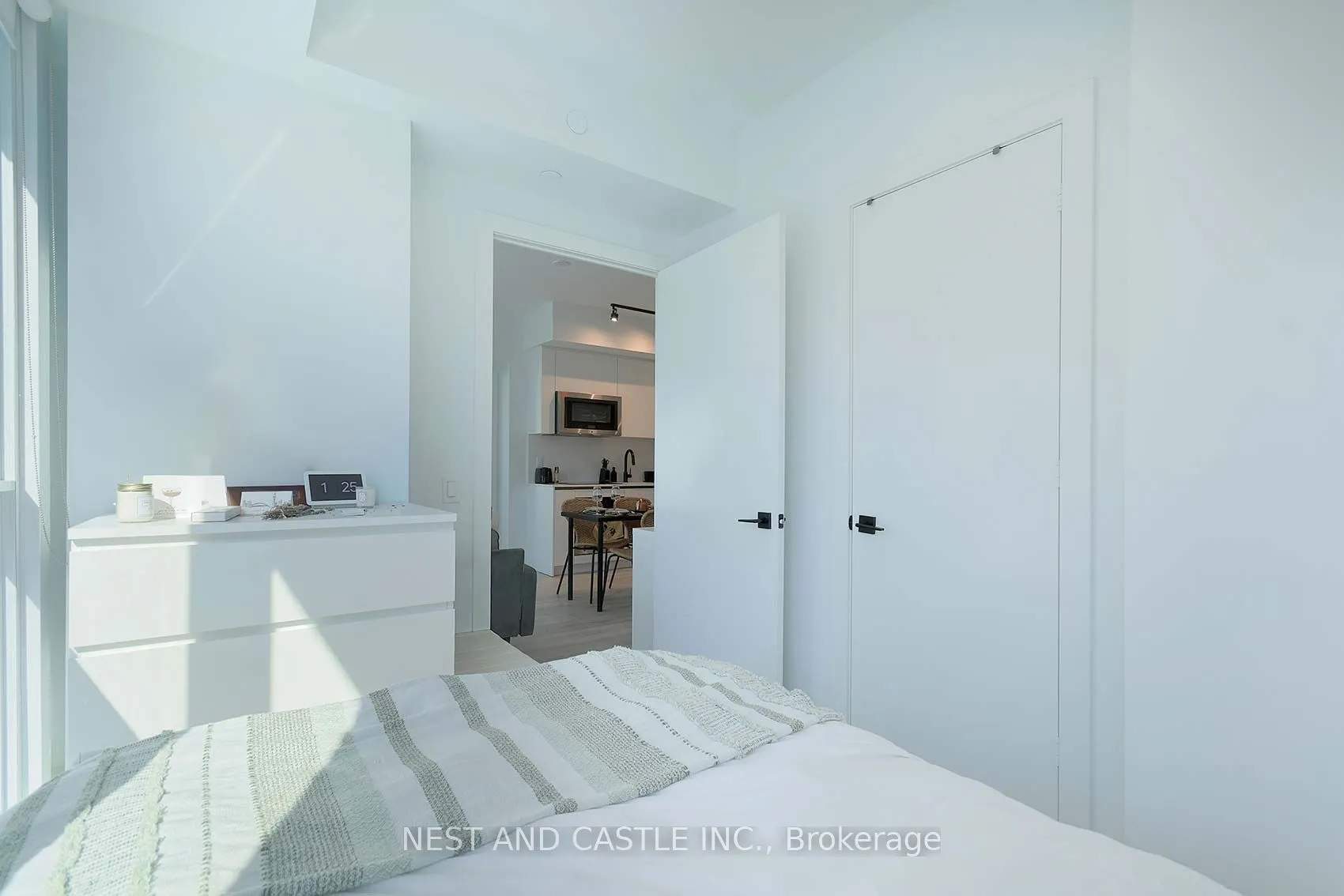 327 King Street W, #4104