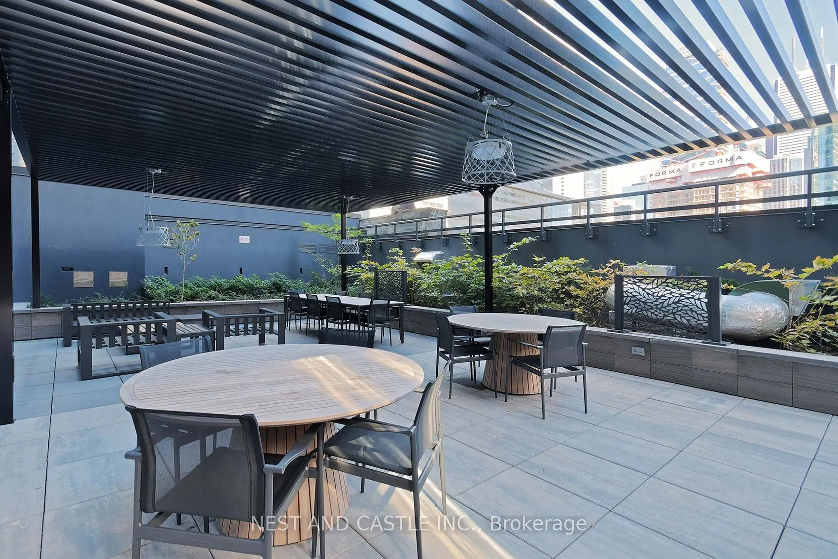 327 King Street W, #4104