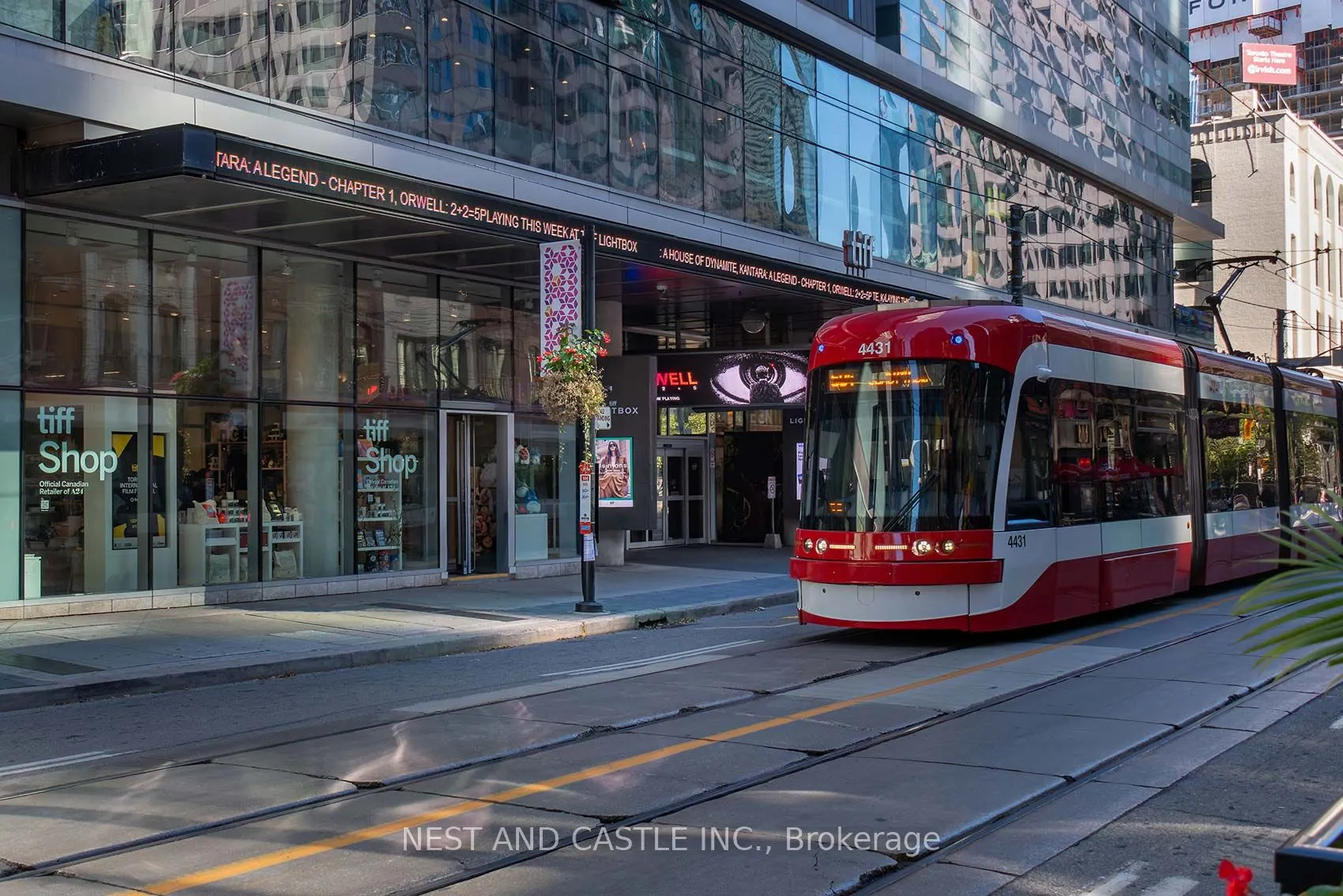 327 King Street W, #4104