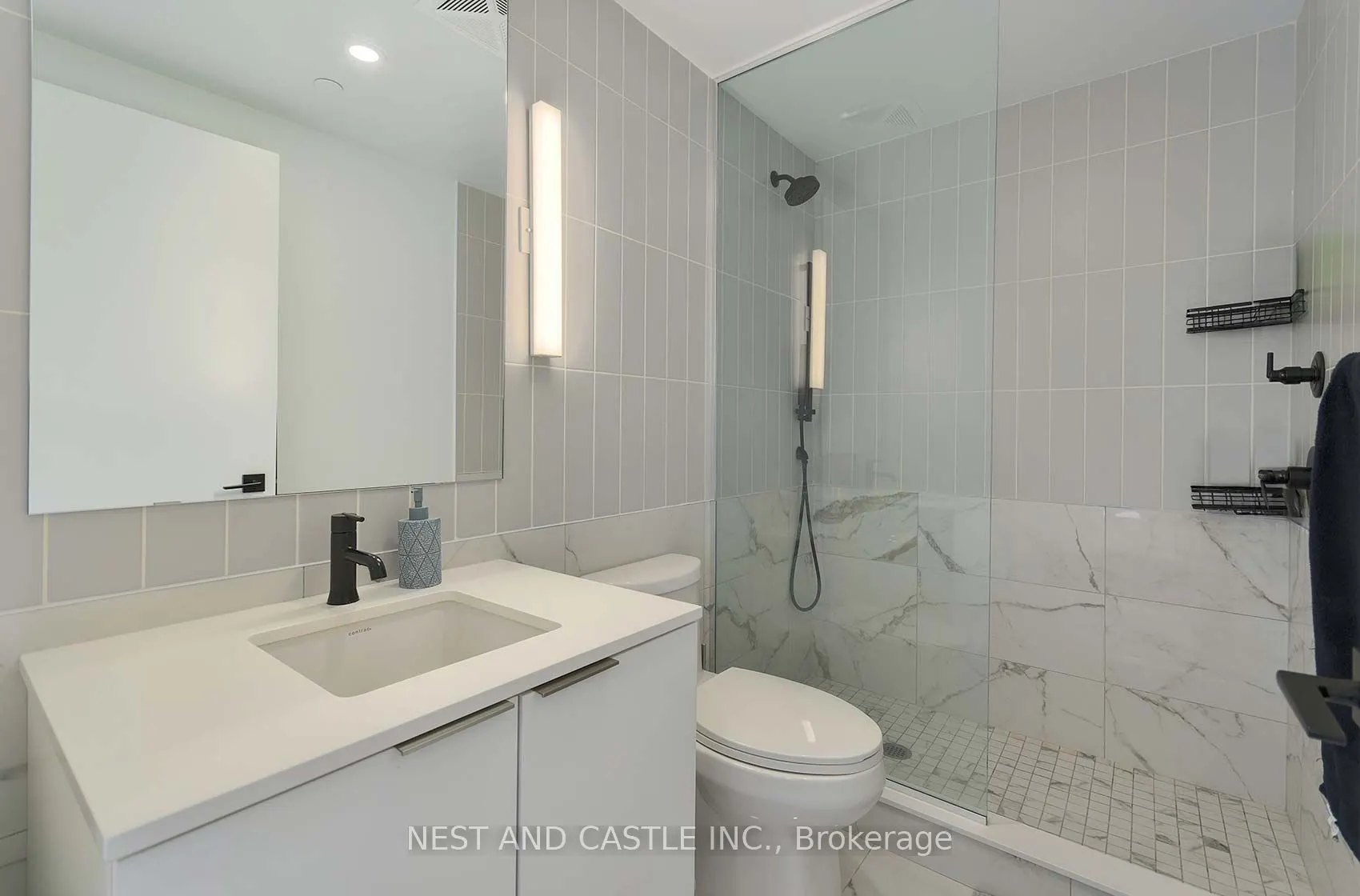 327 King Street W, #4104