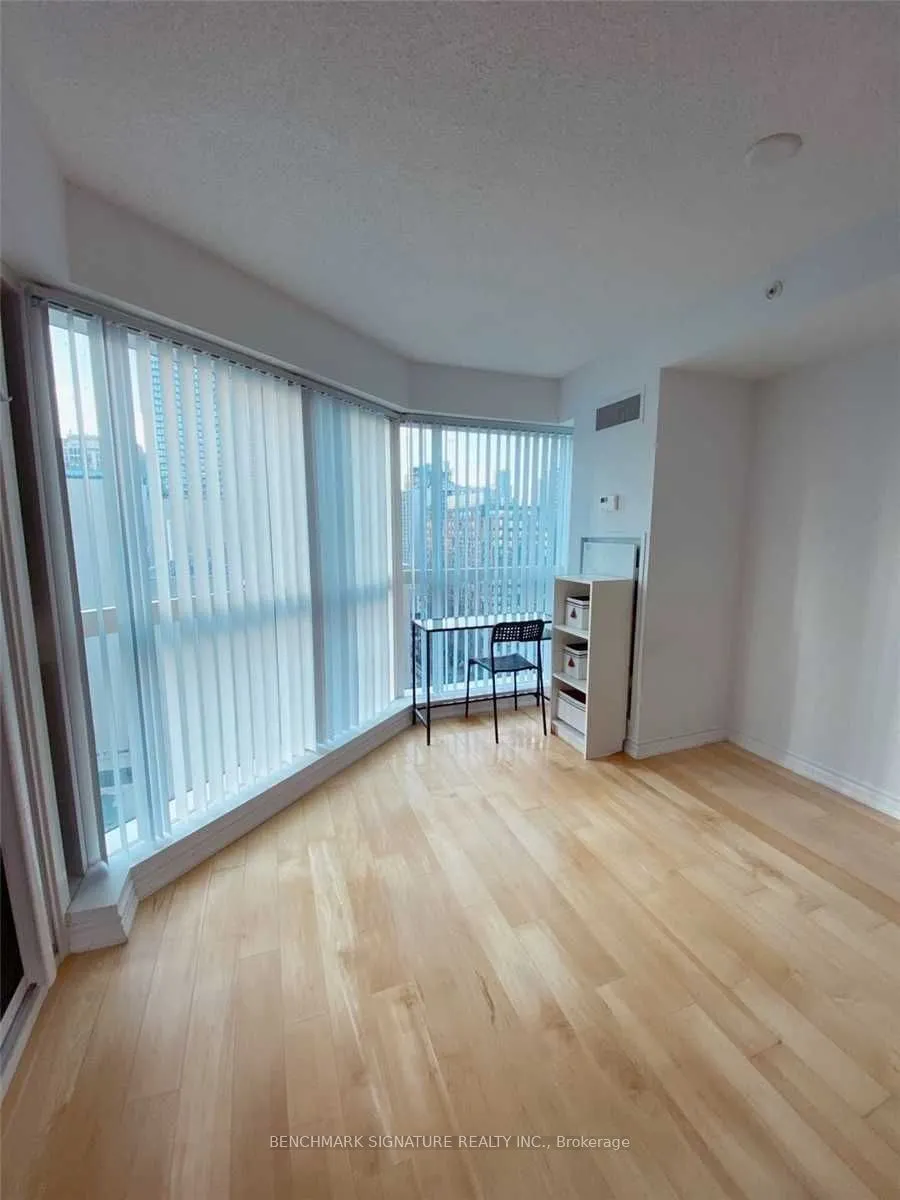 386 Yonge Street, #1416
