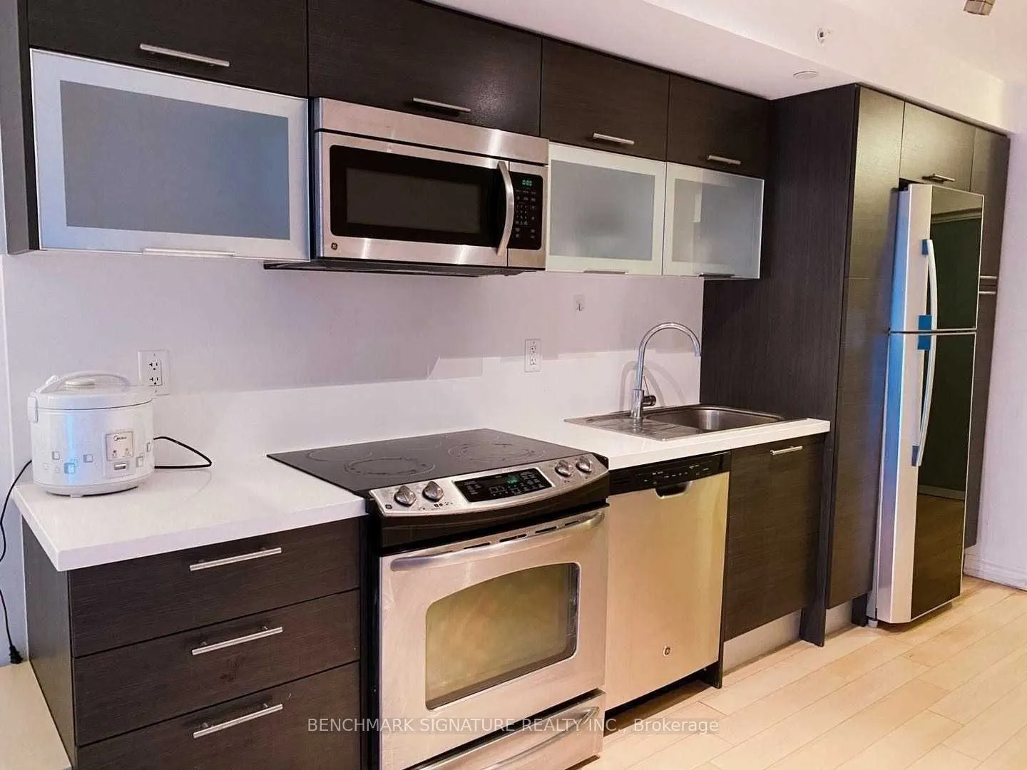 386 Yonge Street, #1416