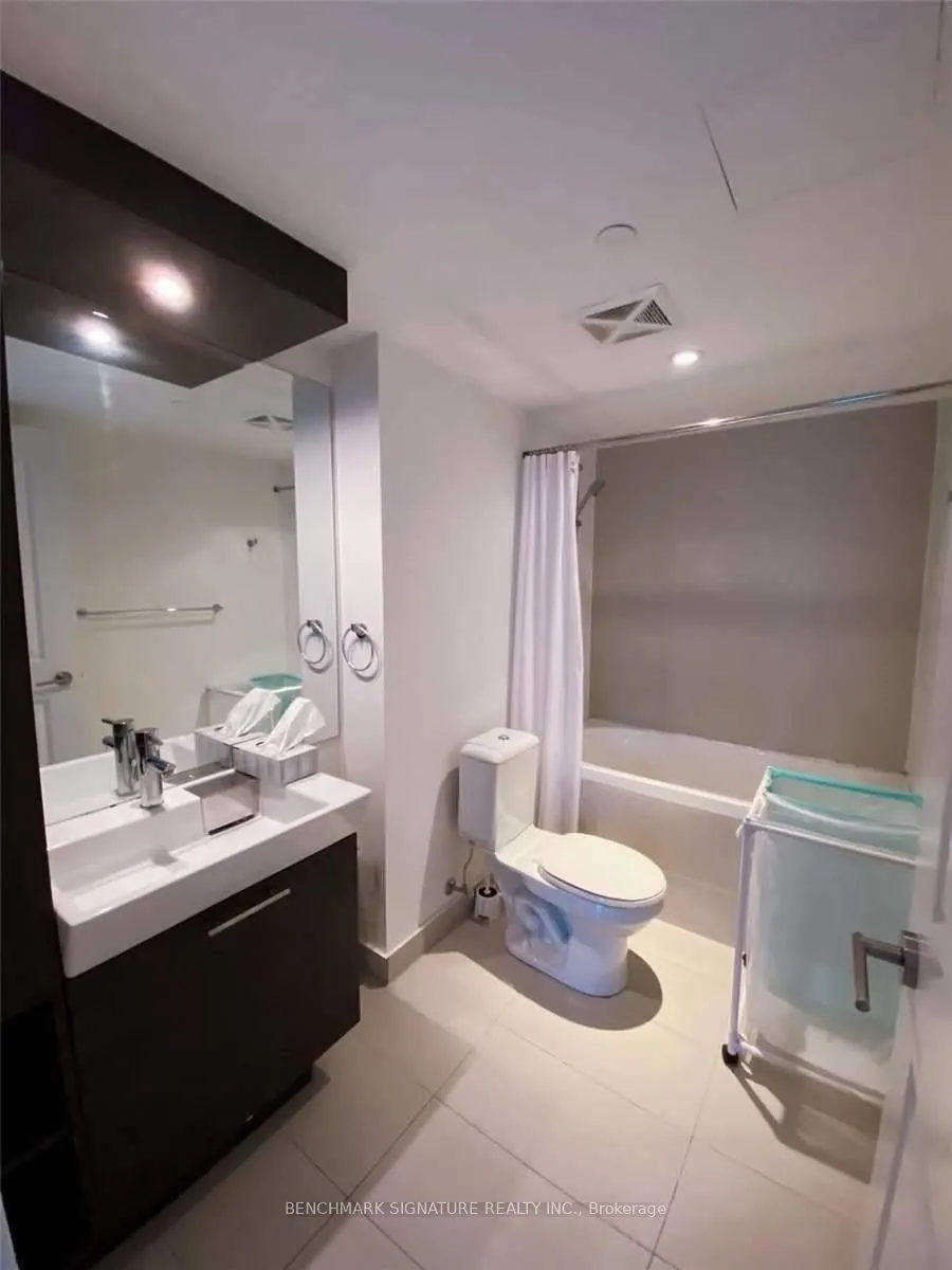 386 Yonge Street, #1416