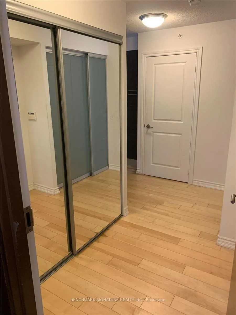 386 Yonge Street, #1416