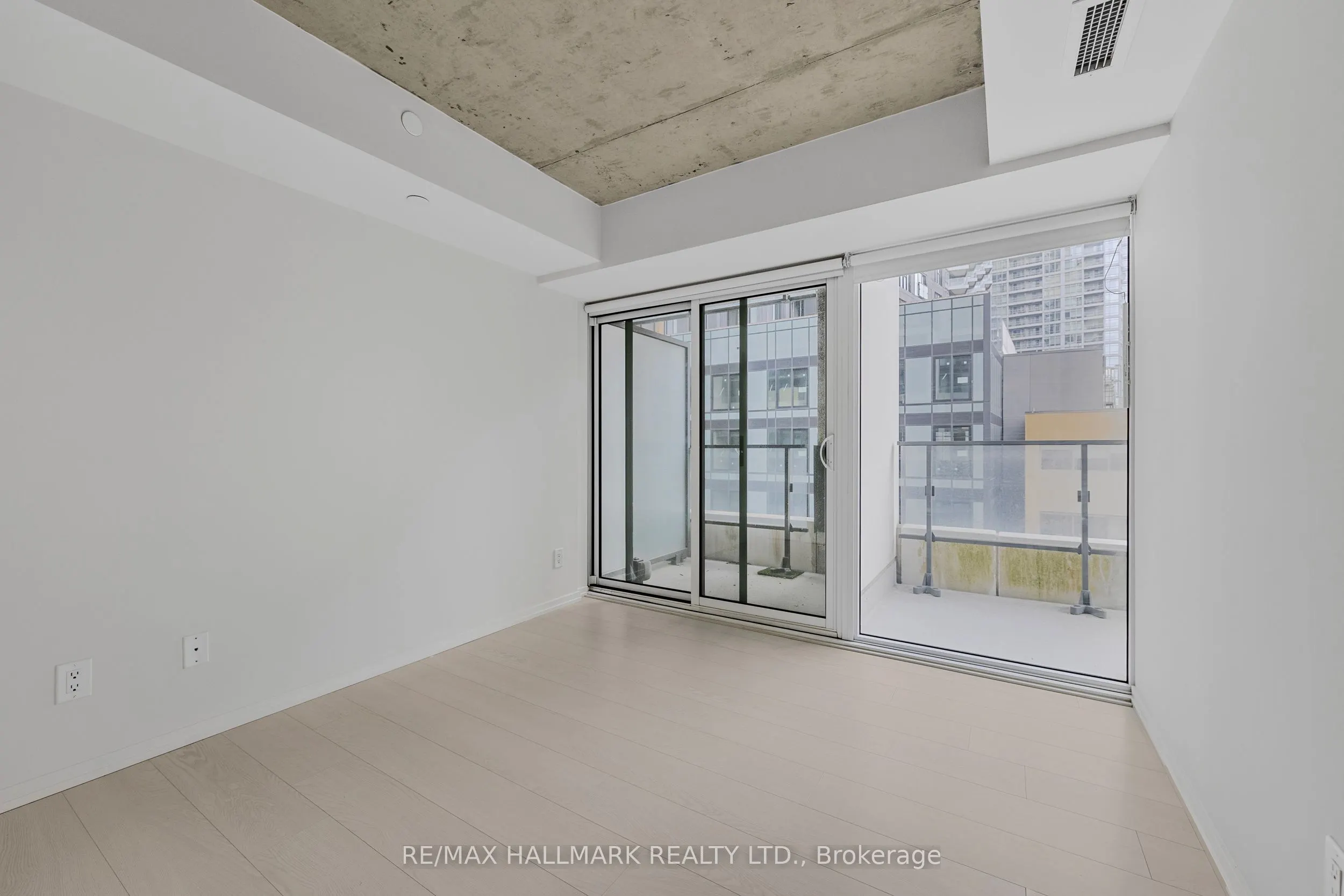 5 Soudan Avenue, #807