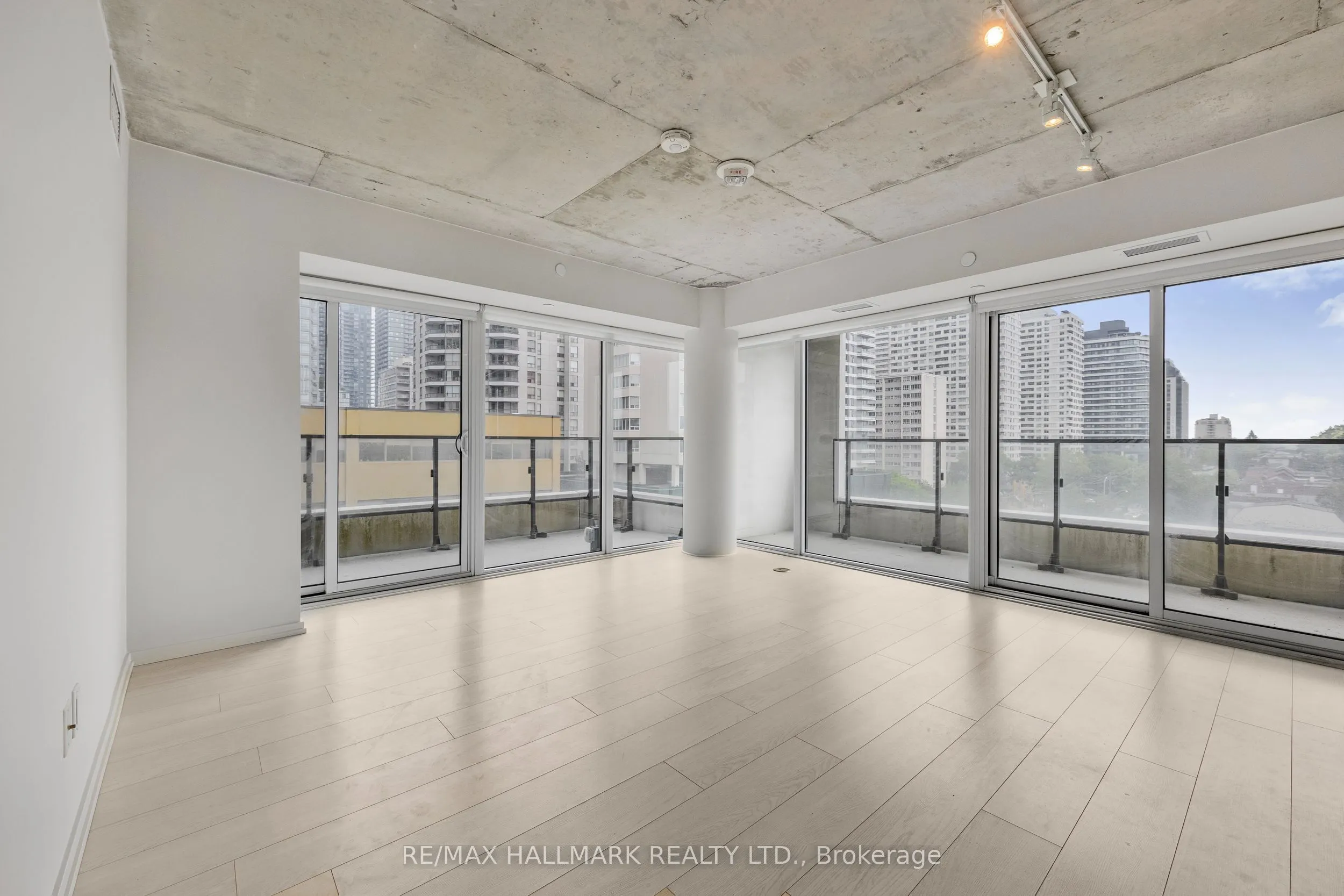 5 Soudan Avenue, #807