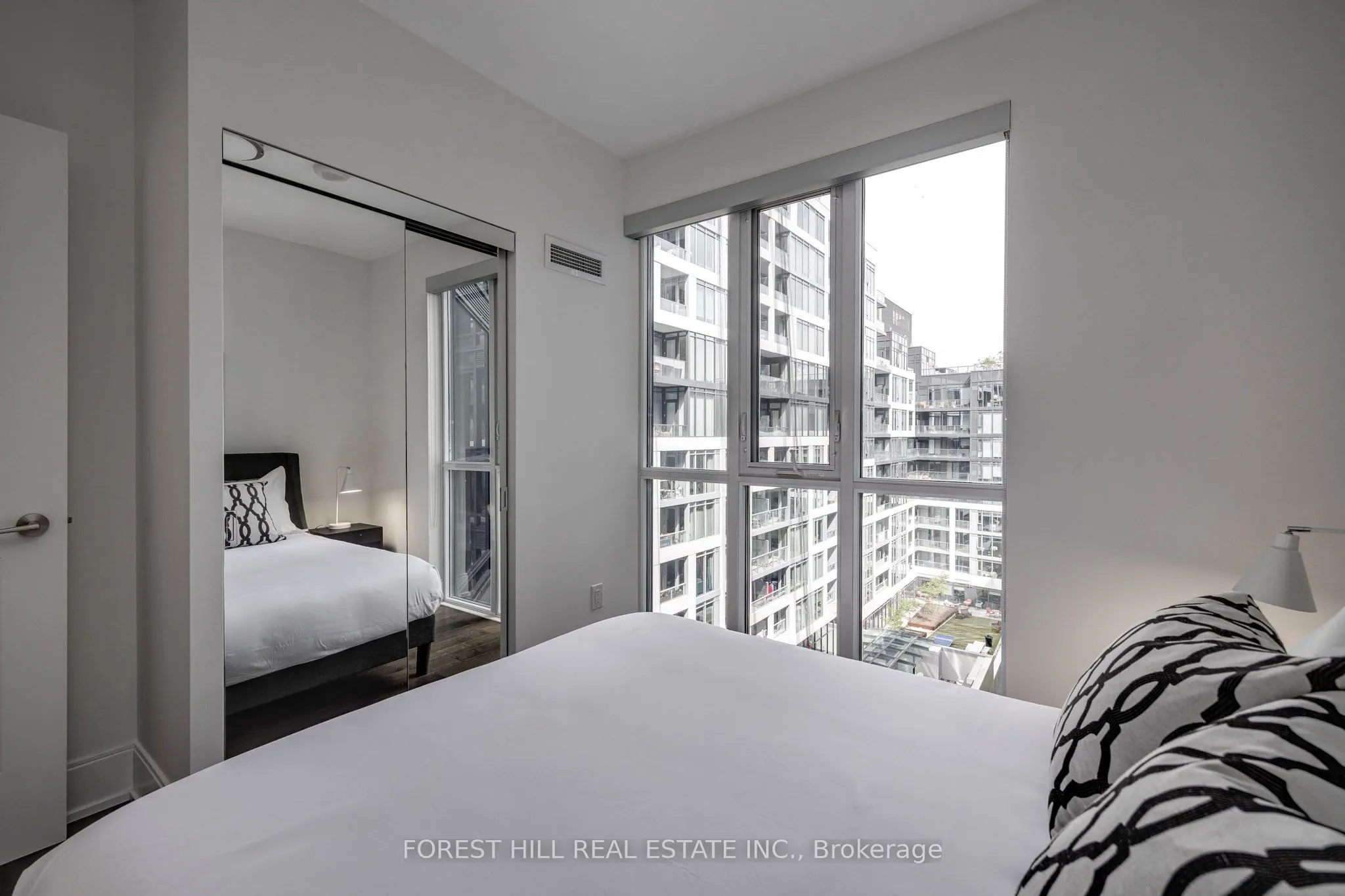 560 Front Street W, #931