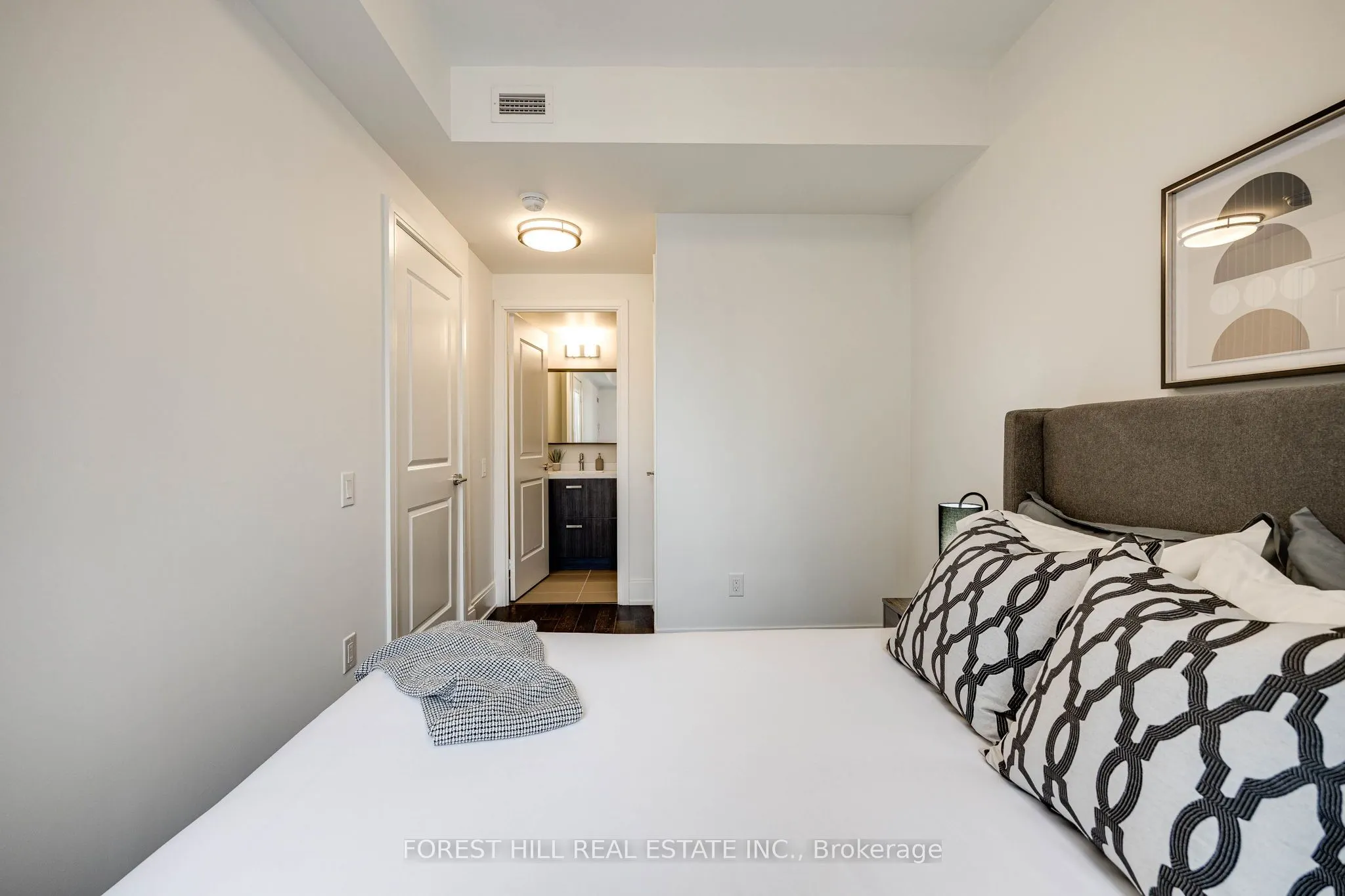 560 Front Street W, #931