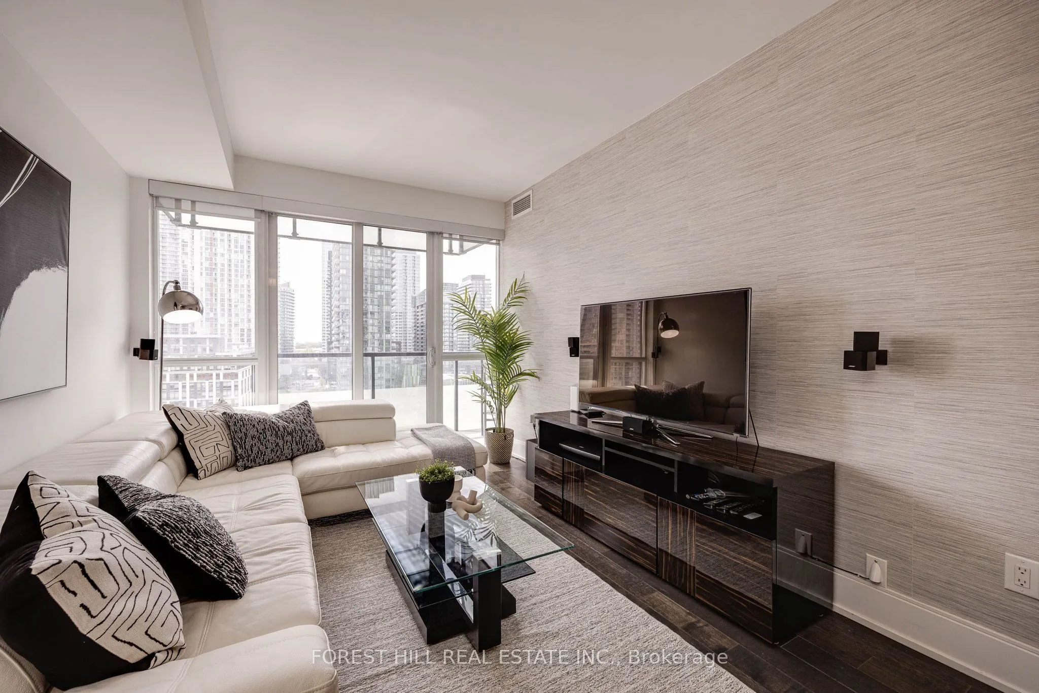 560 Front Street W, #931