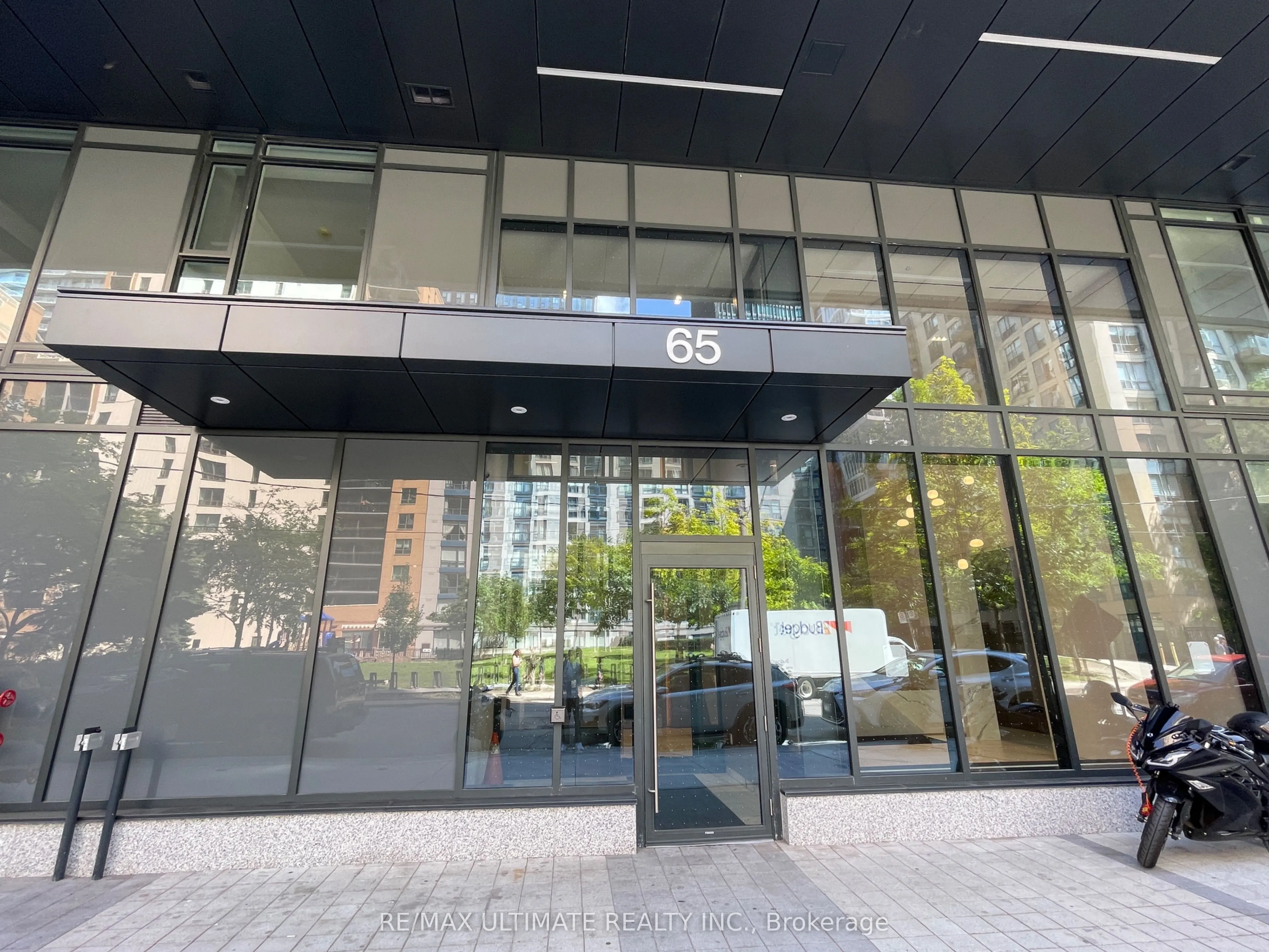 65 Mutual Street, #2409