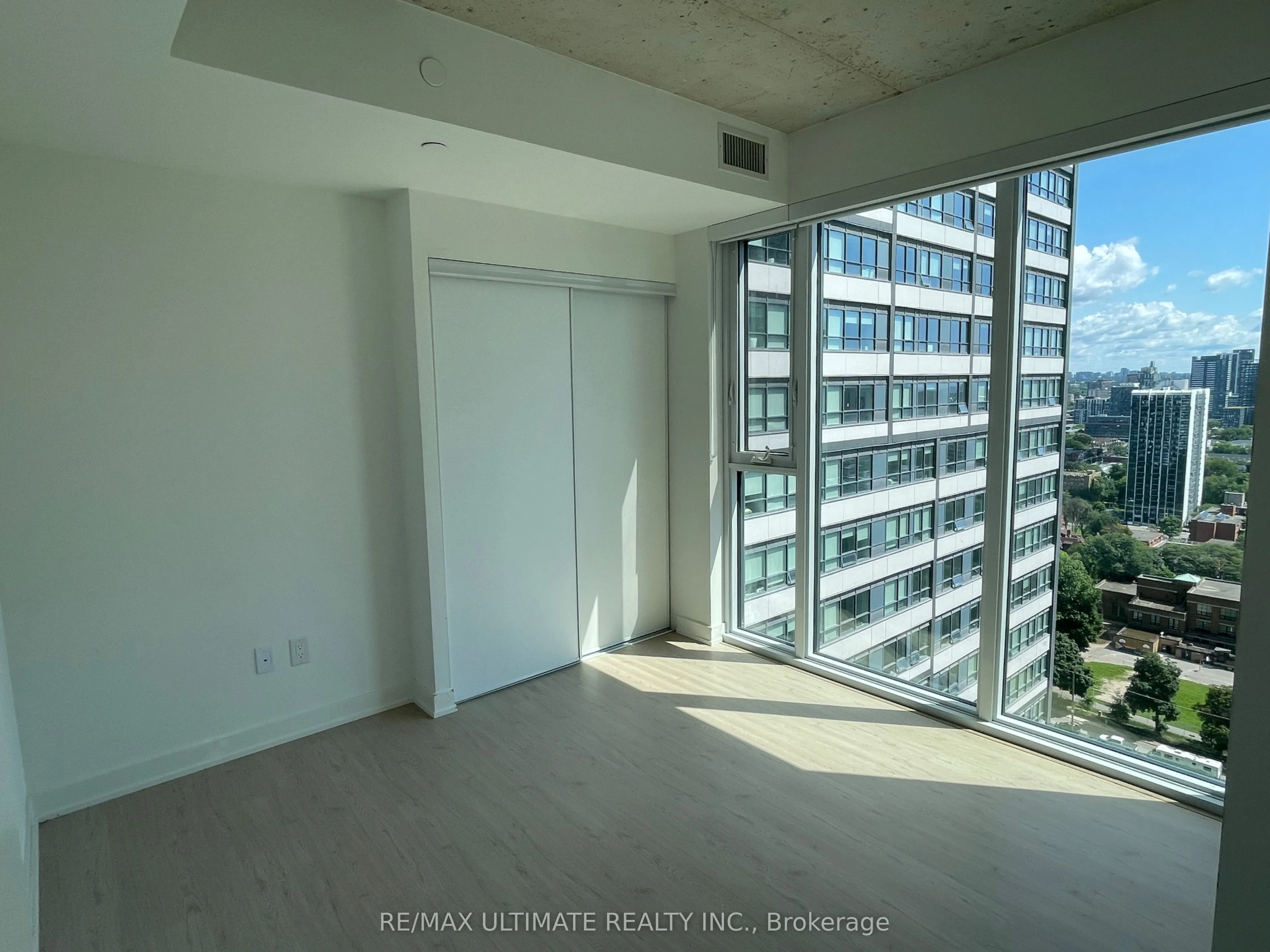 65 Mutual Street, #2409