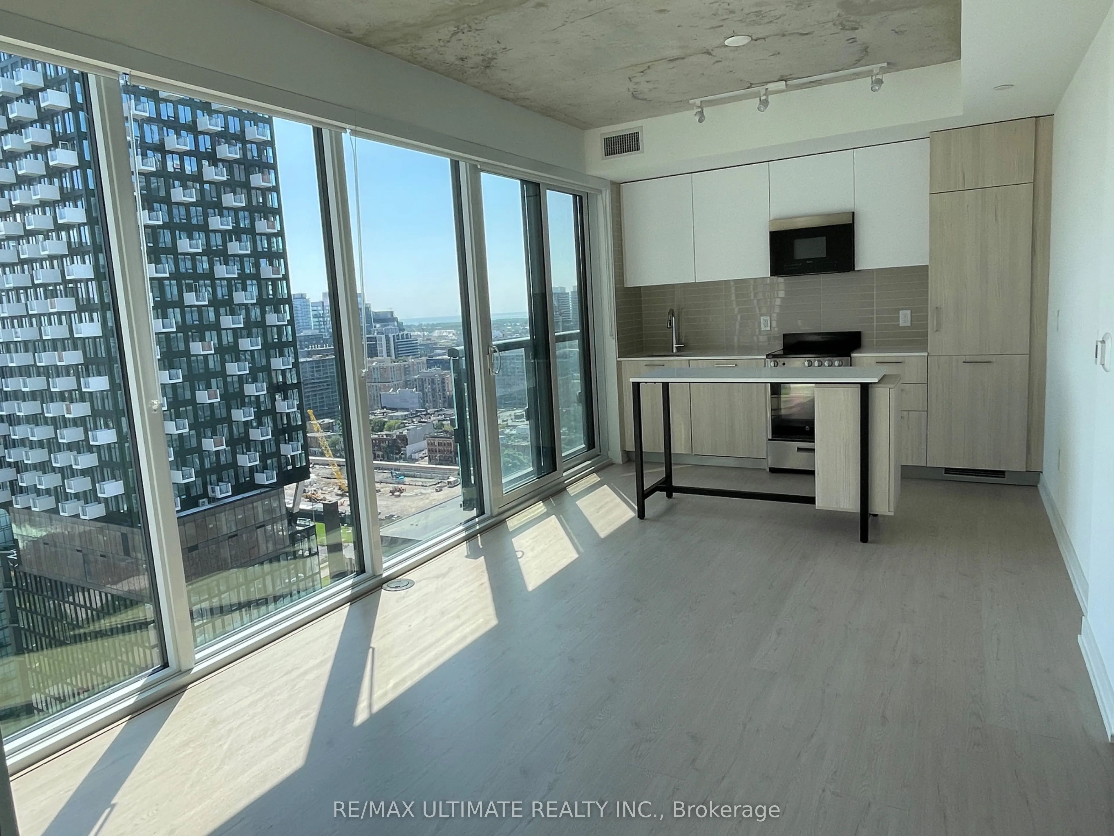 65 Mutual Street, #2409