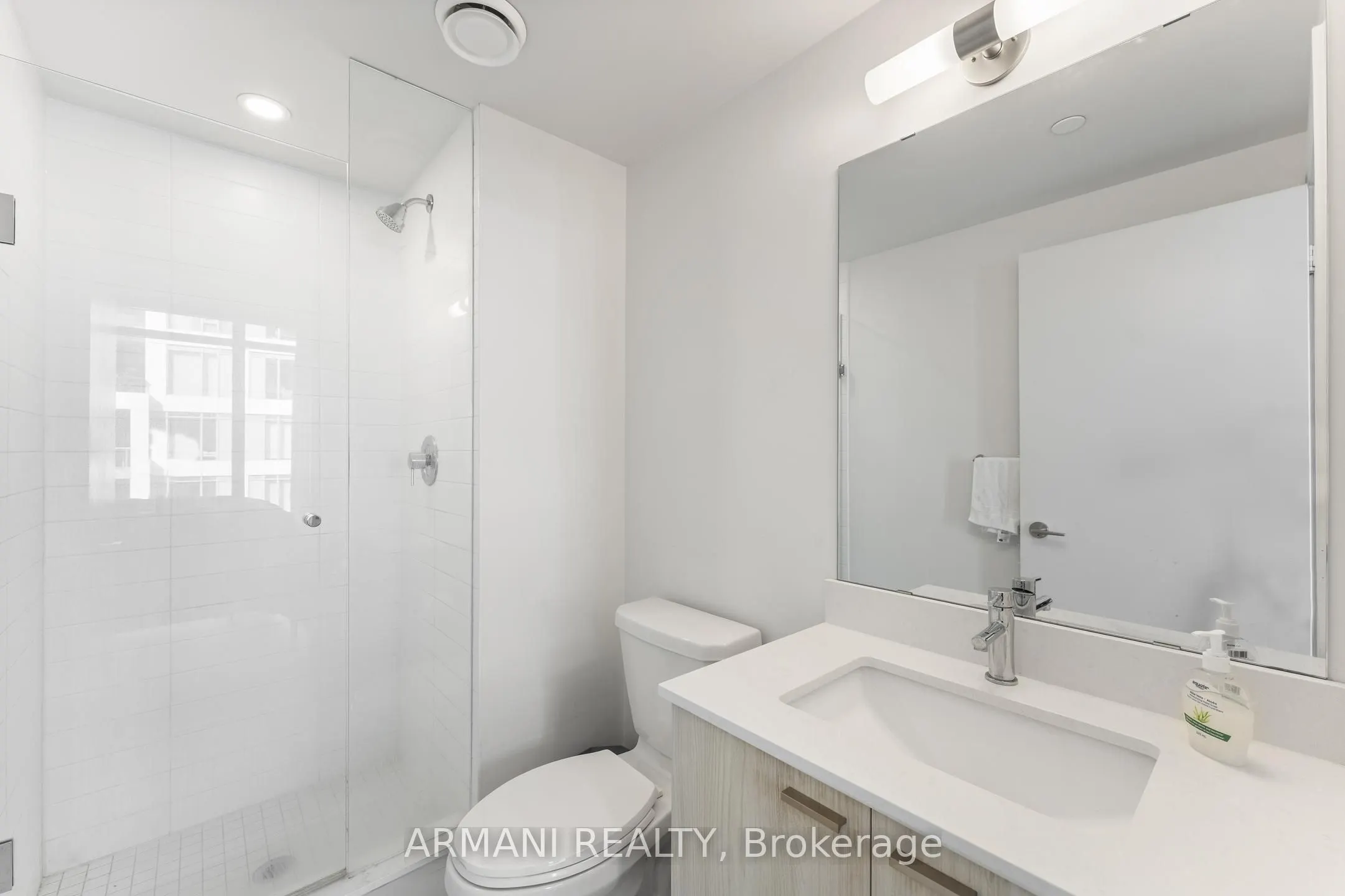 27 Bathurst Street, #1213w