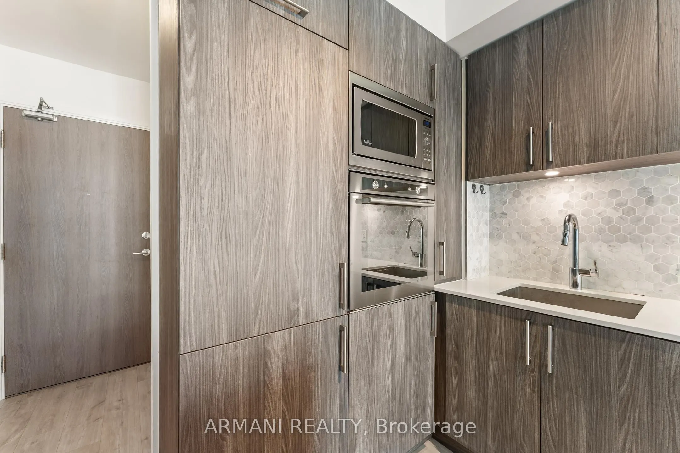 27 Bathurst Street, #1213w