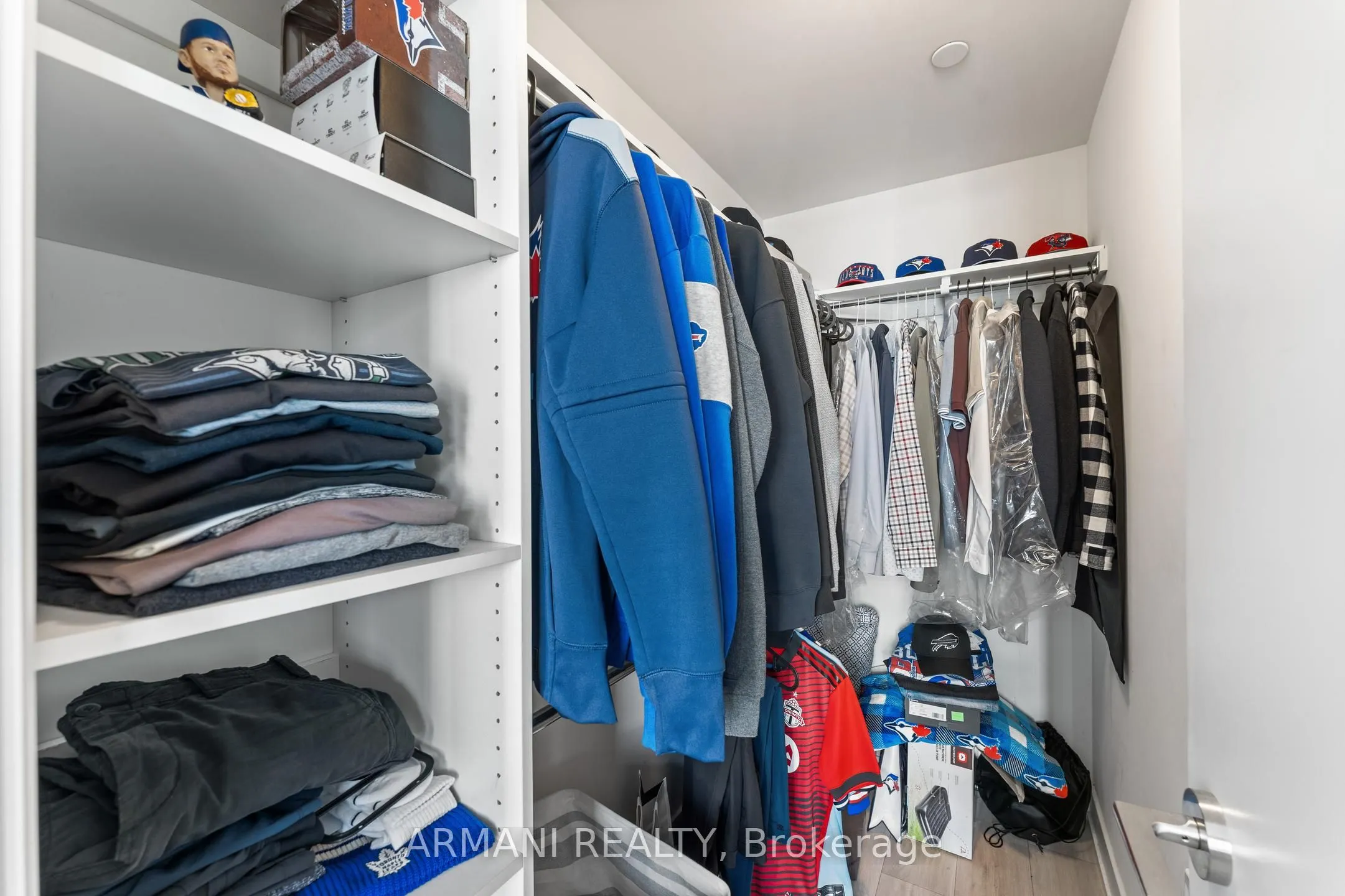 27 Bathurst Street, #1213w