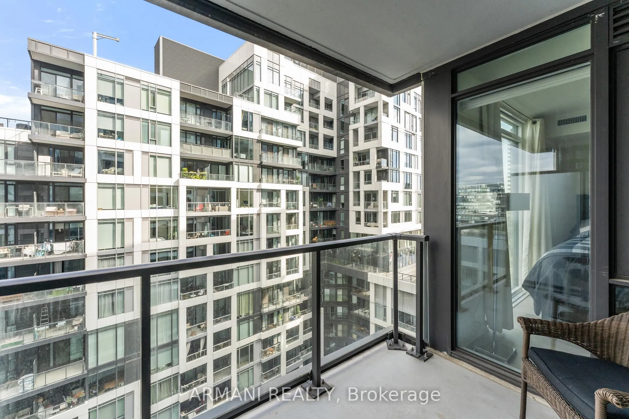 27 Bathurst Street, #1213w