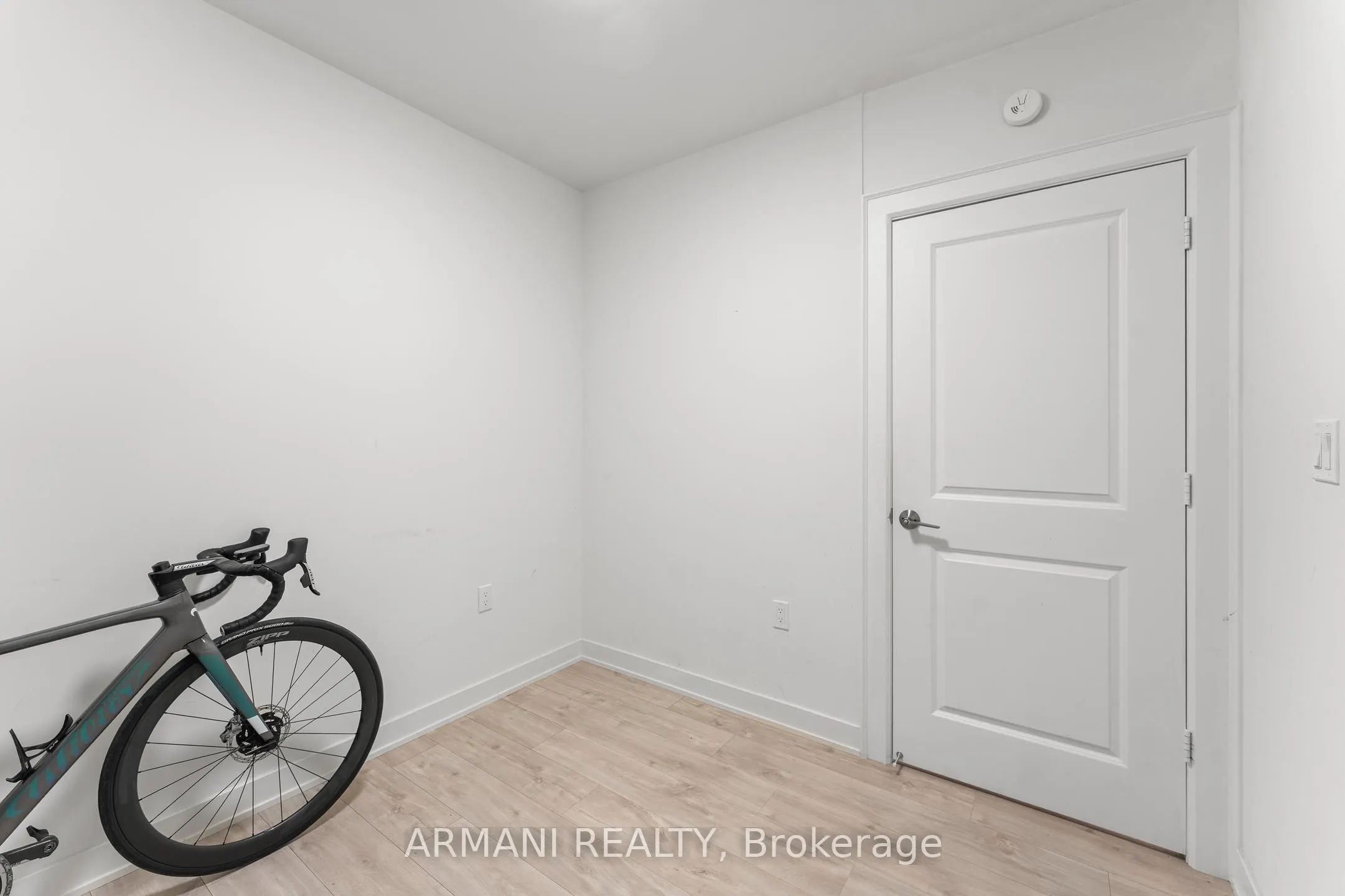 27 Bathurst Street, #1213w