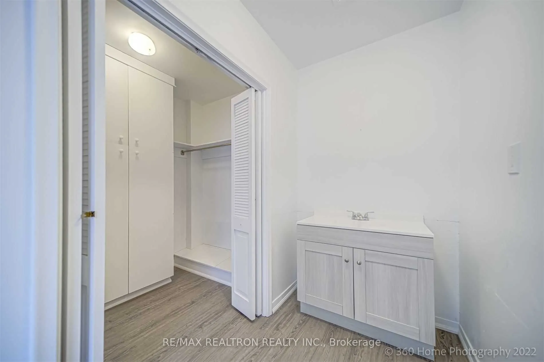 6 Shelborne Avenue