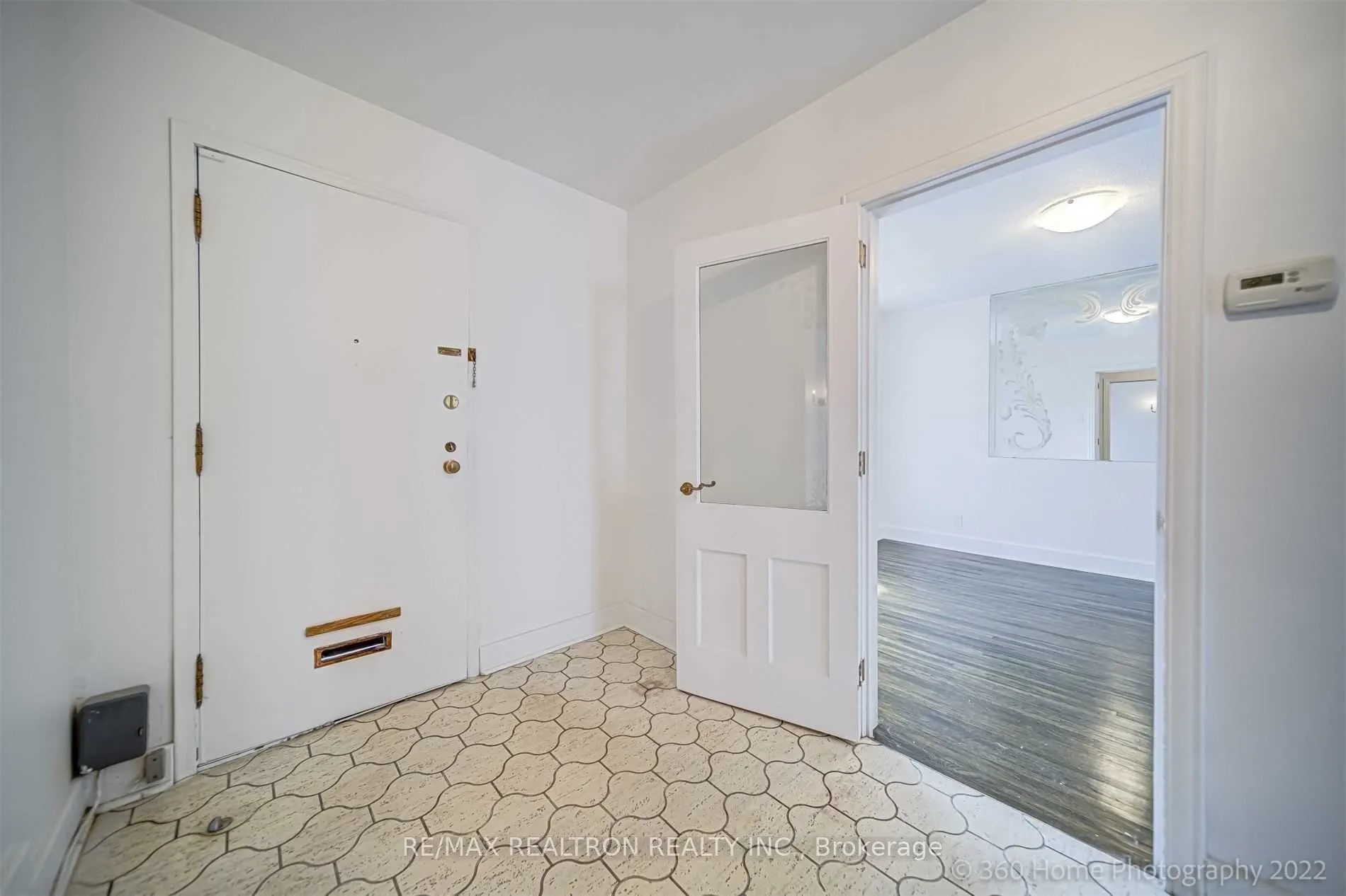 6 Shelborne Avenue