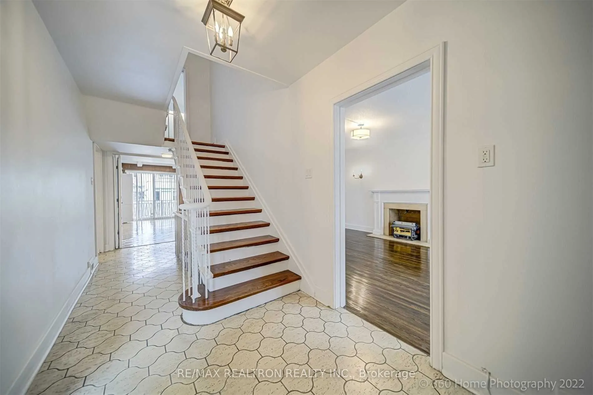 6 Shelborne Avenue
