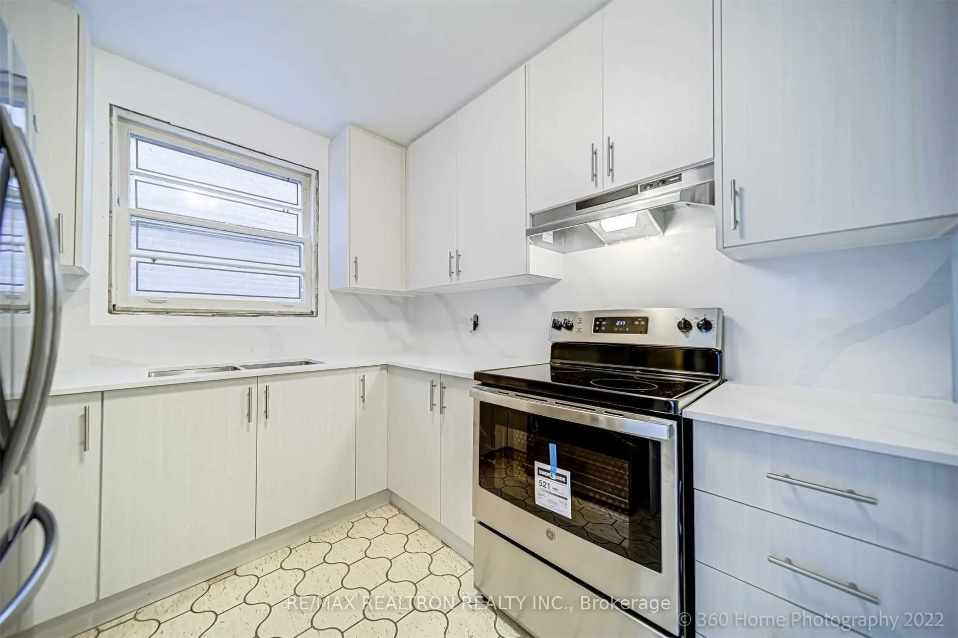 6 Shelborne Avenue