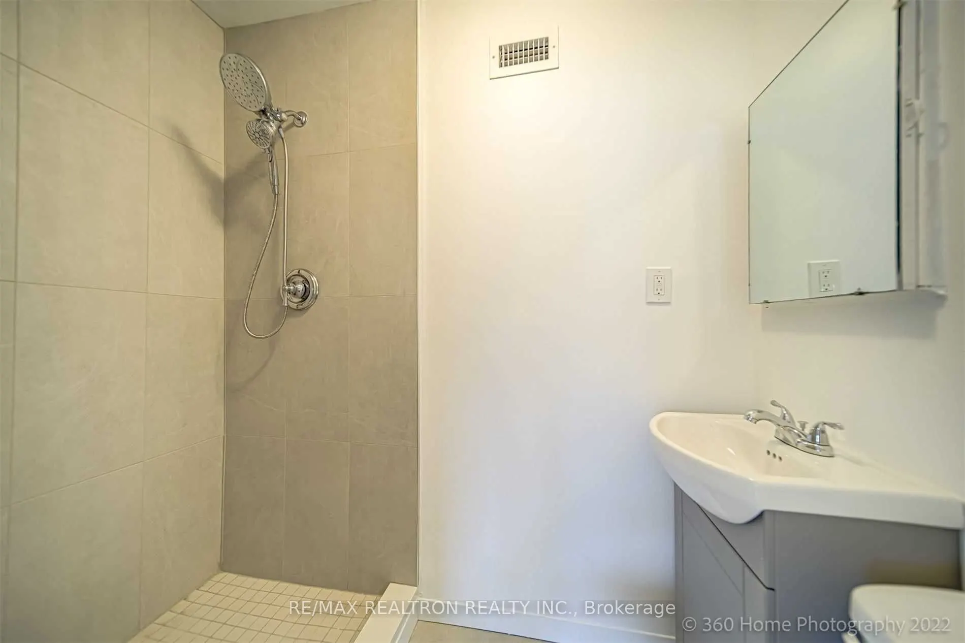 6 Shelborne Avenue