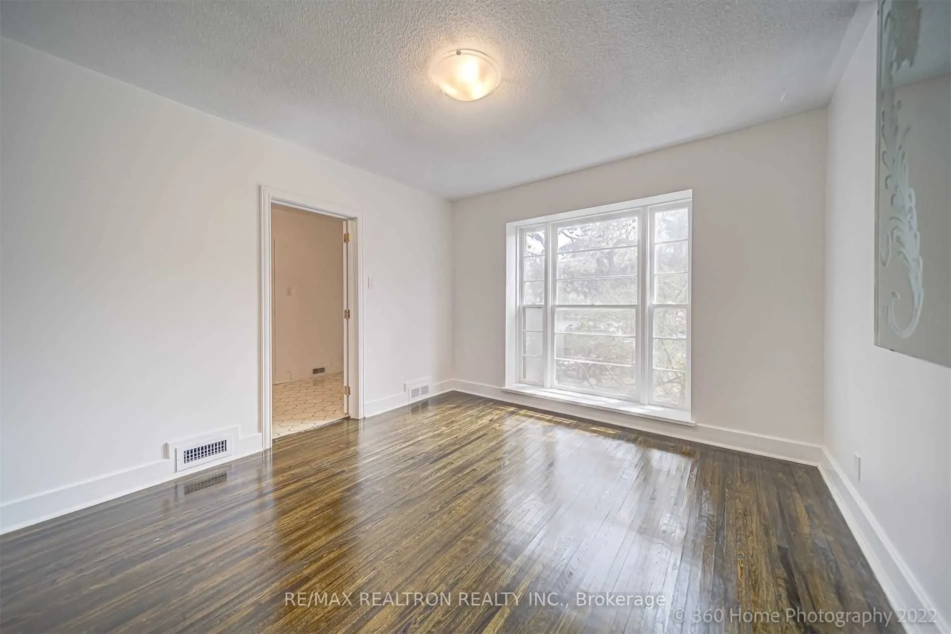 6 Shelborne Avenue