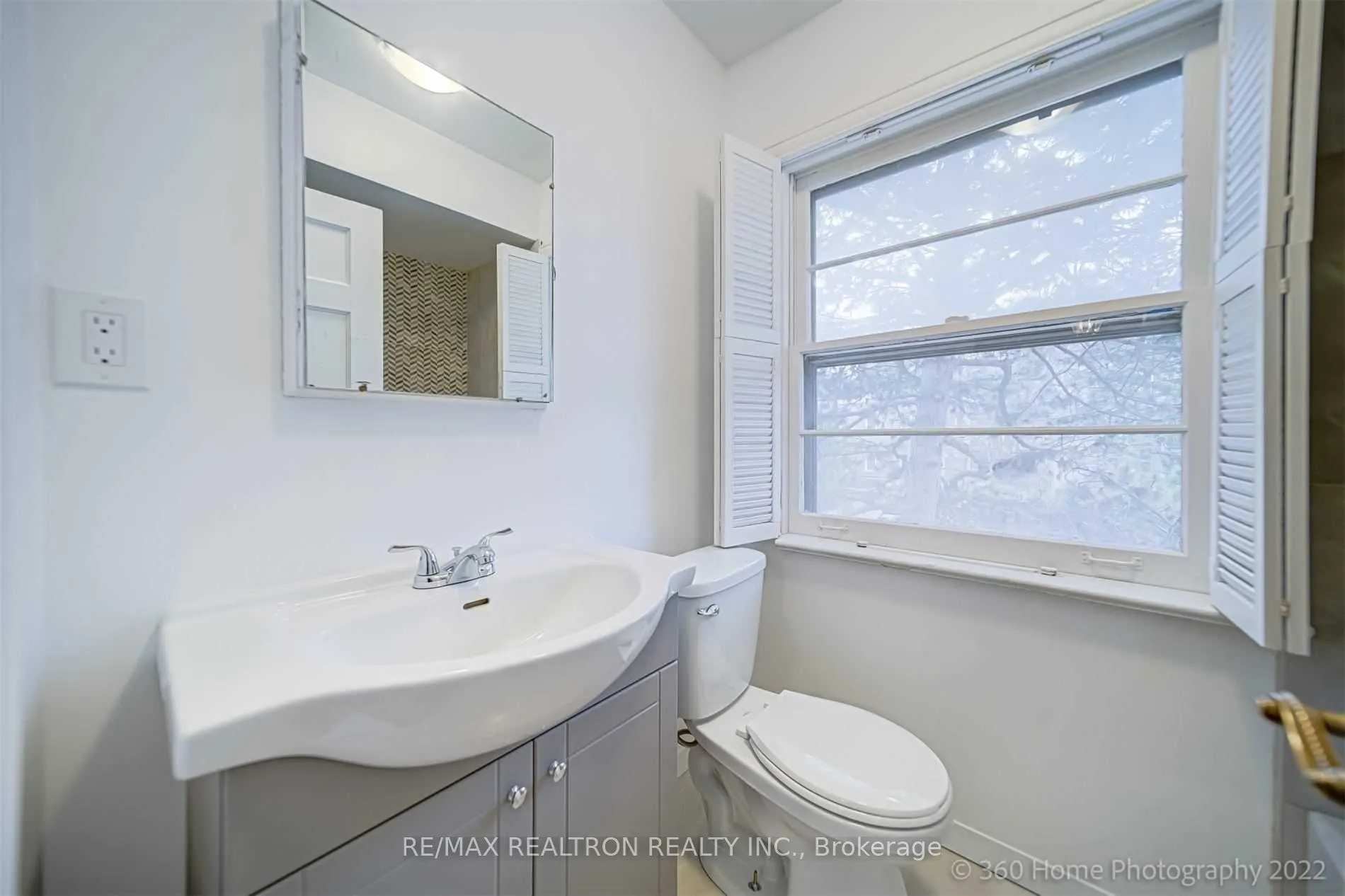 6 Shelborne Avenue