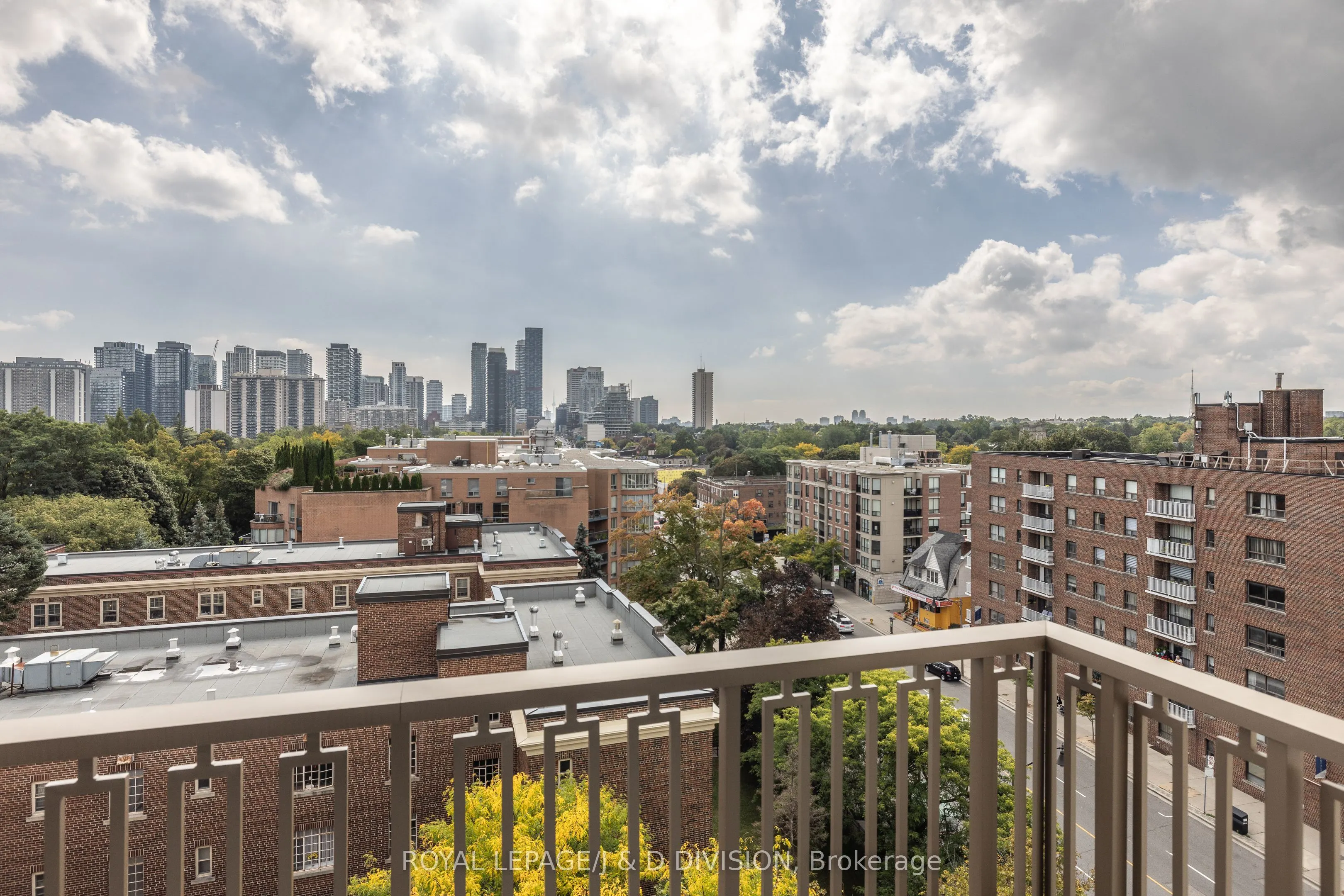 1 Strathgowan Avenue, #801