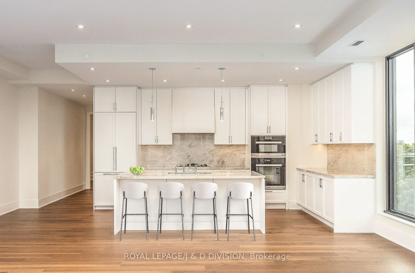 1 Strathgowan Avenue, #801