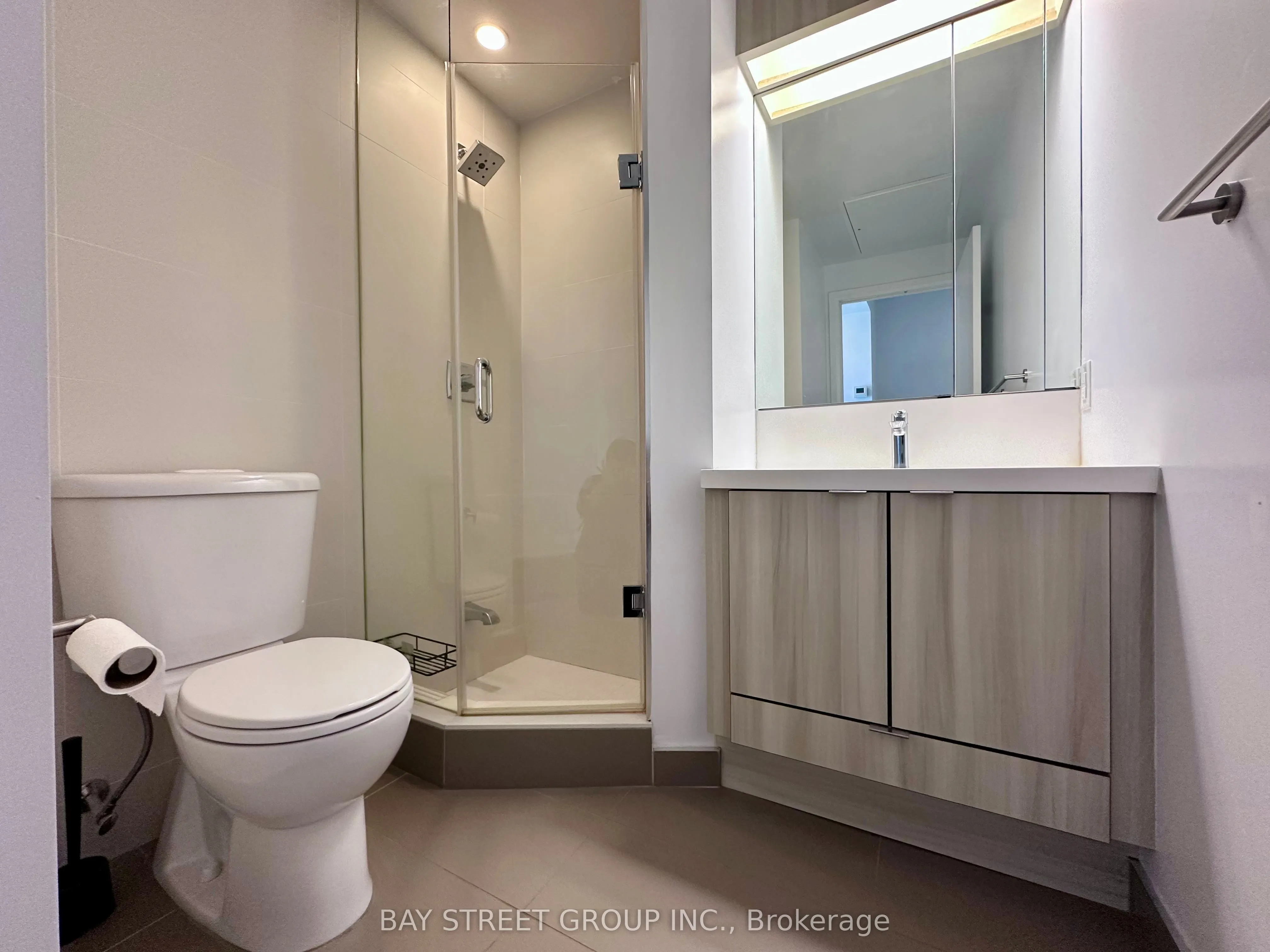 101 erskine Avenue, #2006