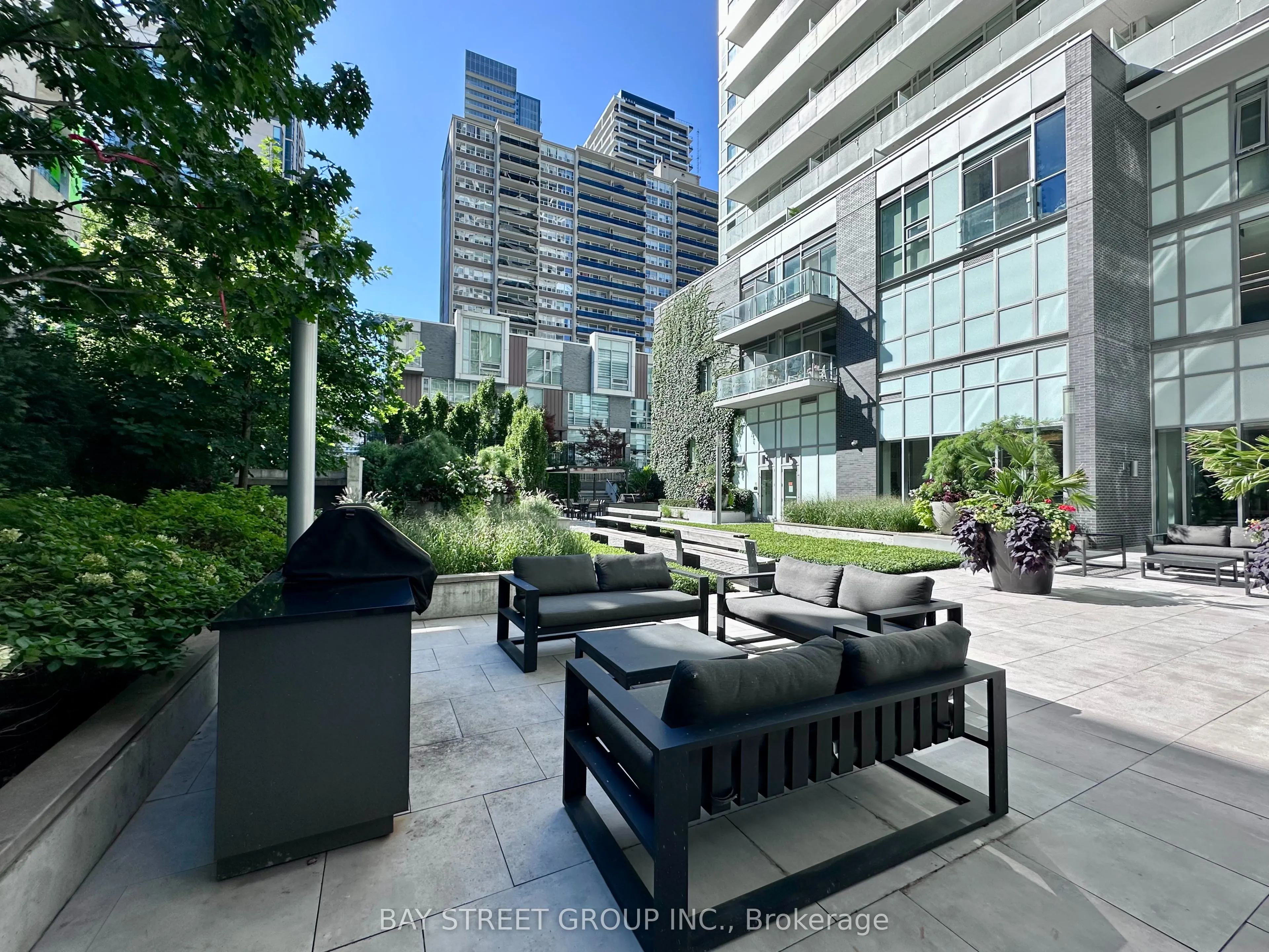 101 erskine Avenue, #2006